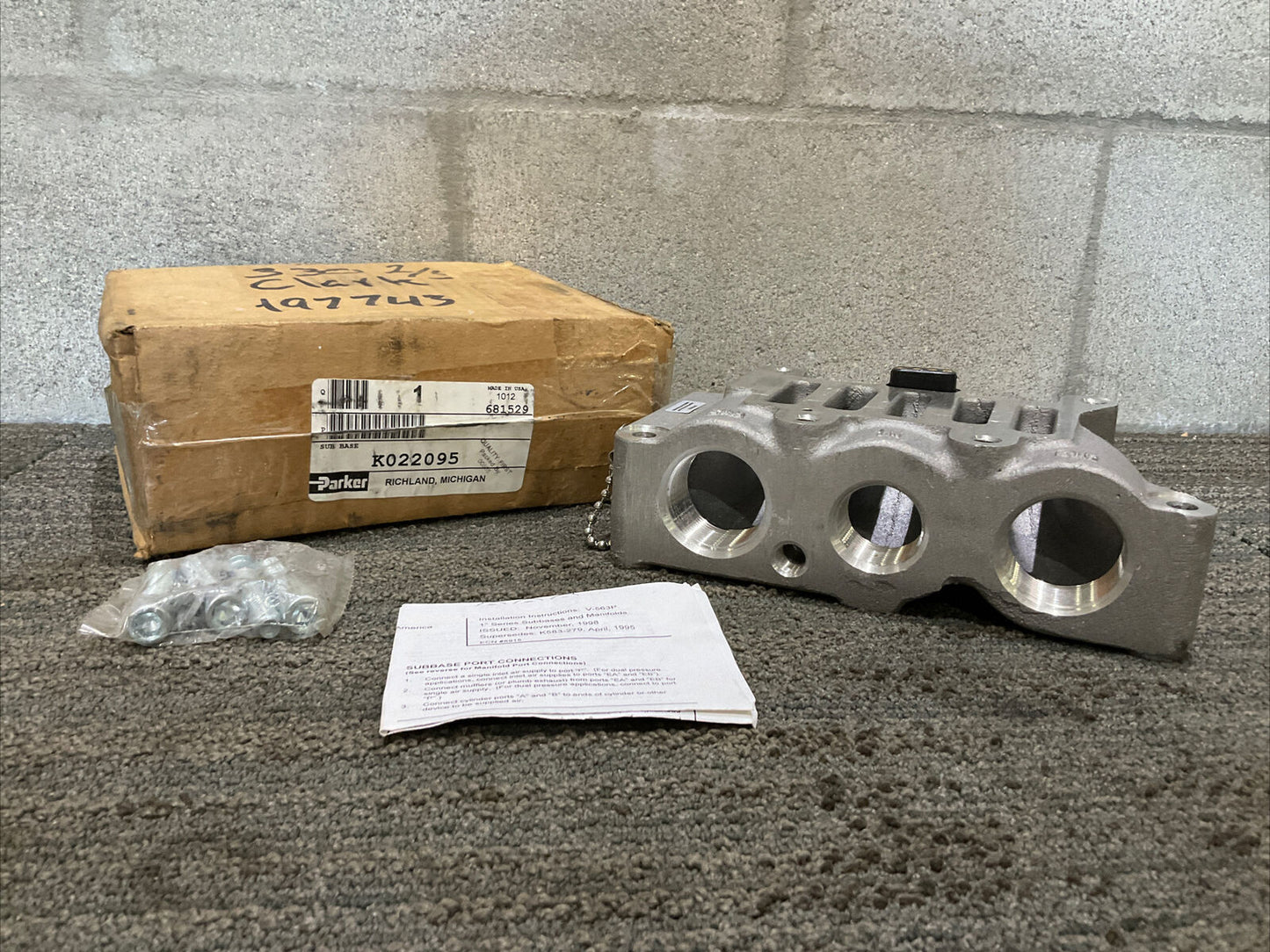 PARKER K022095 PNEUMATIC SOLENOID SUB BASE 222