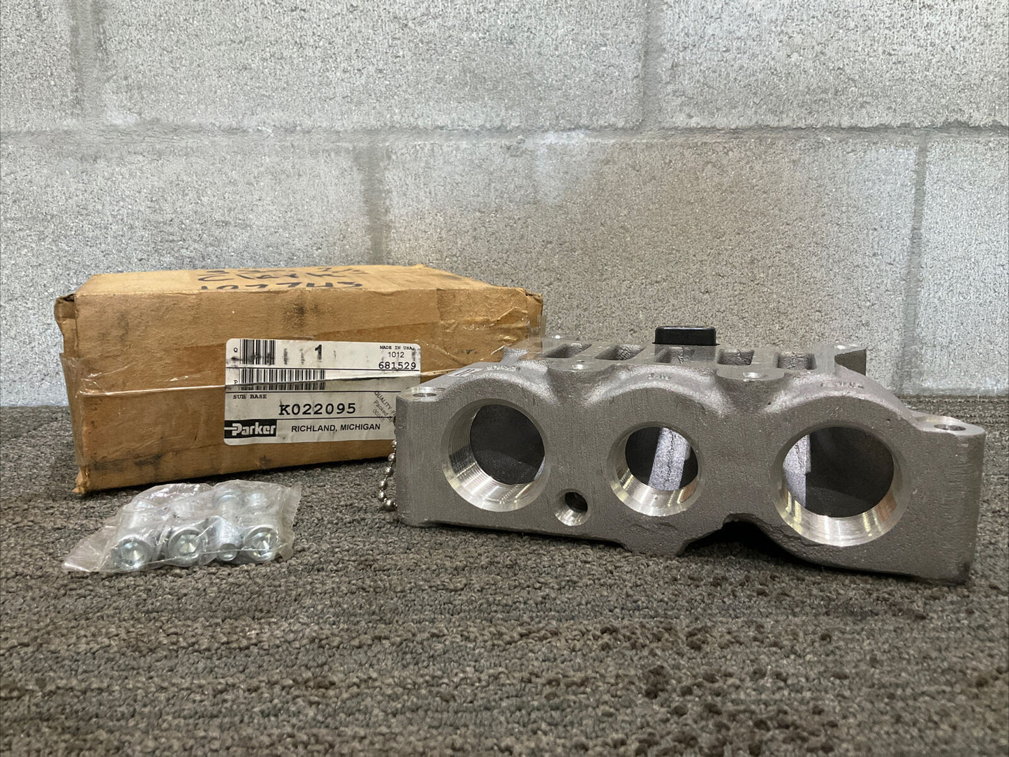 PARKER K022095 PNEUMATIC SOLENOID SUB BASE 222