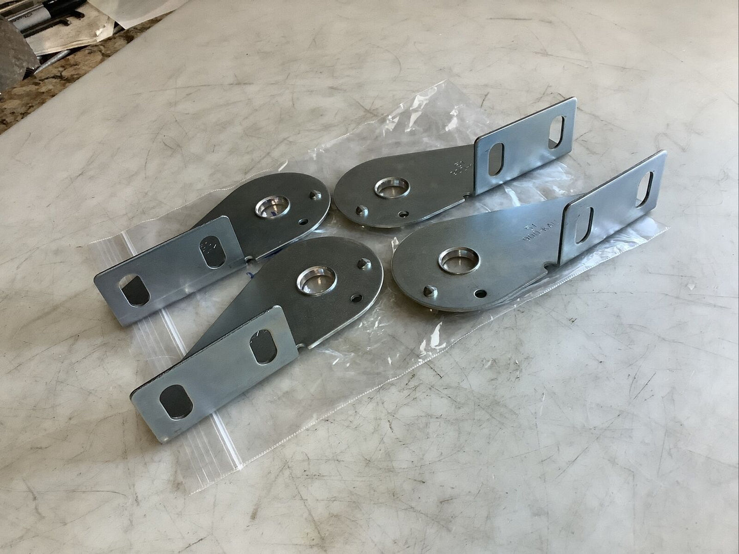 50 AND 51 900-KAU BRACKET SET HHH - LOT OF 2