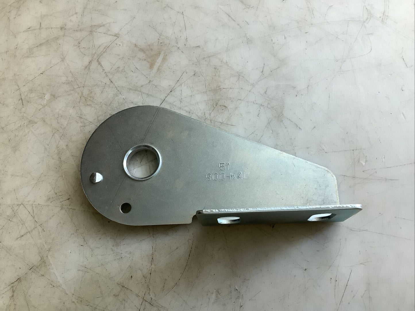 50 AND 51 900-KAU BRACKET SET HHH - LOT OF 2