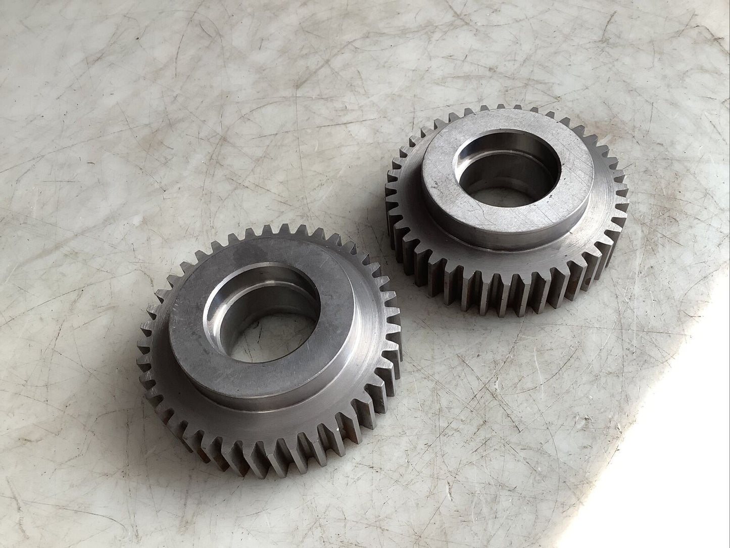 KPE-030-CE DET-28 SPROCKET 1-5/8IN BORE X 4IN DIA HHH - LOT OF 2