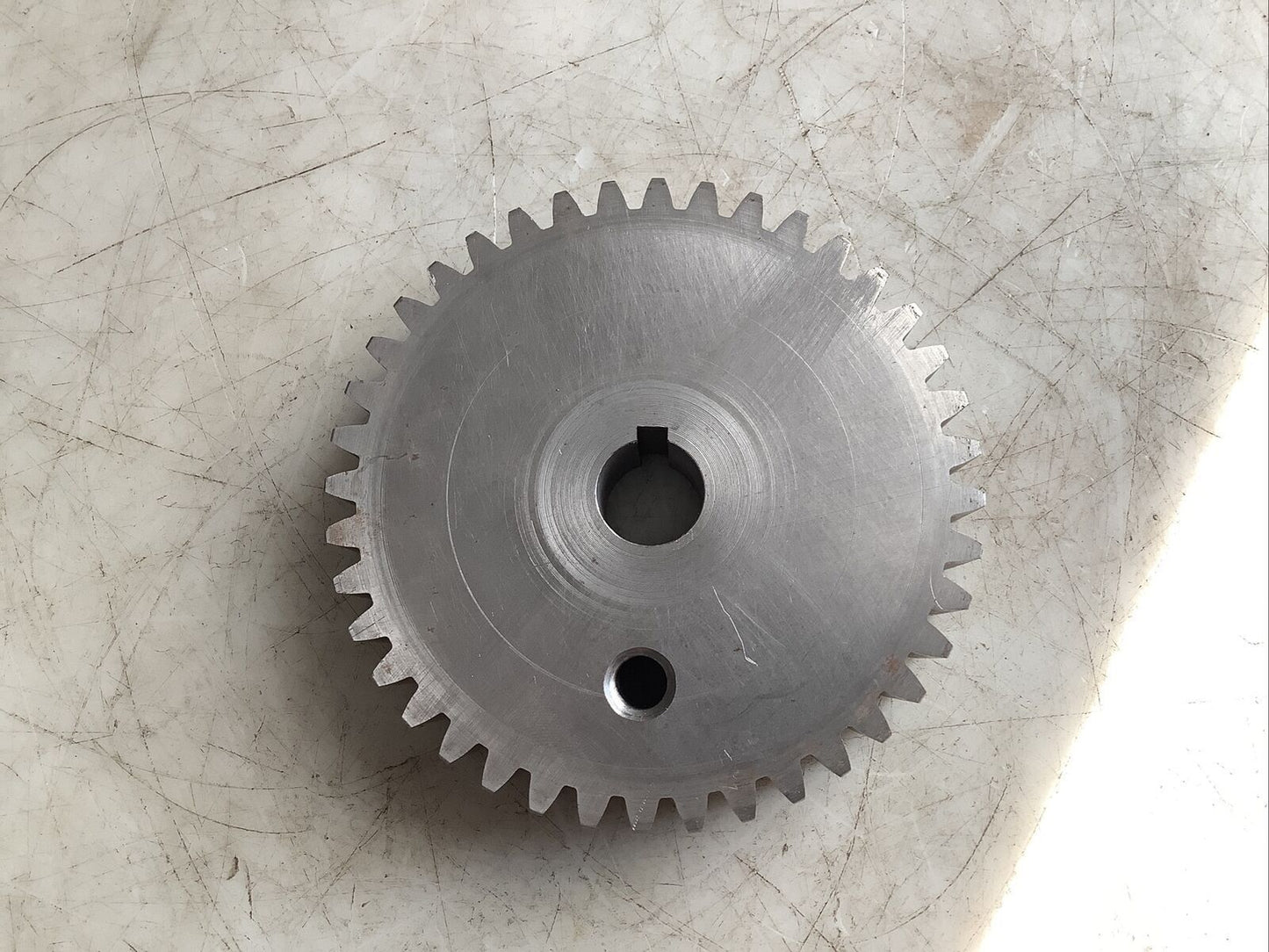 KPE-030-CE DET-34 SPROCKET 5/8IN BORE X 4-1/8IN DIA HHH - LOT OF 2