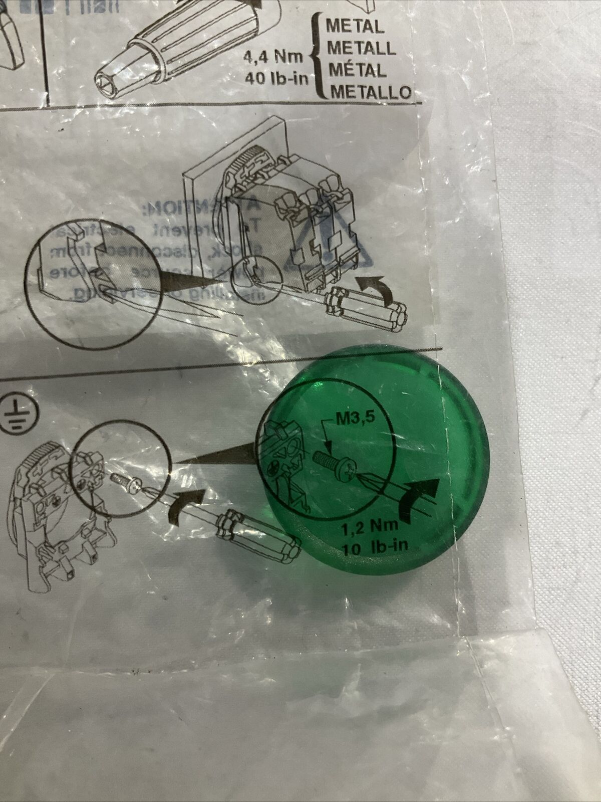 A-B ALLEN-BRADLEY 800FP-LF3 ILLUMINATED FLUSH PUSH BUTTON GREEN U4M
