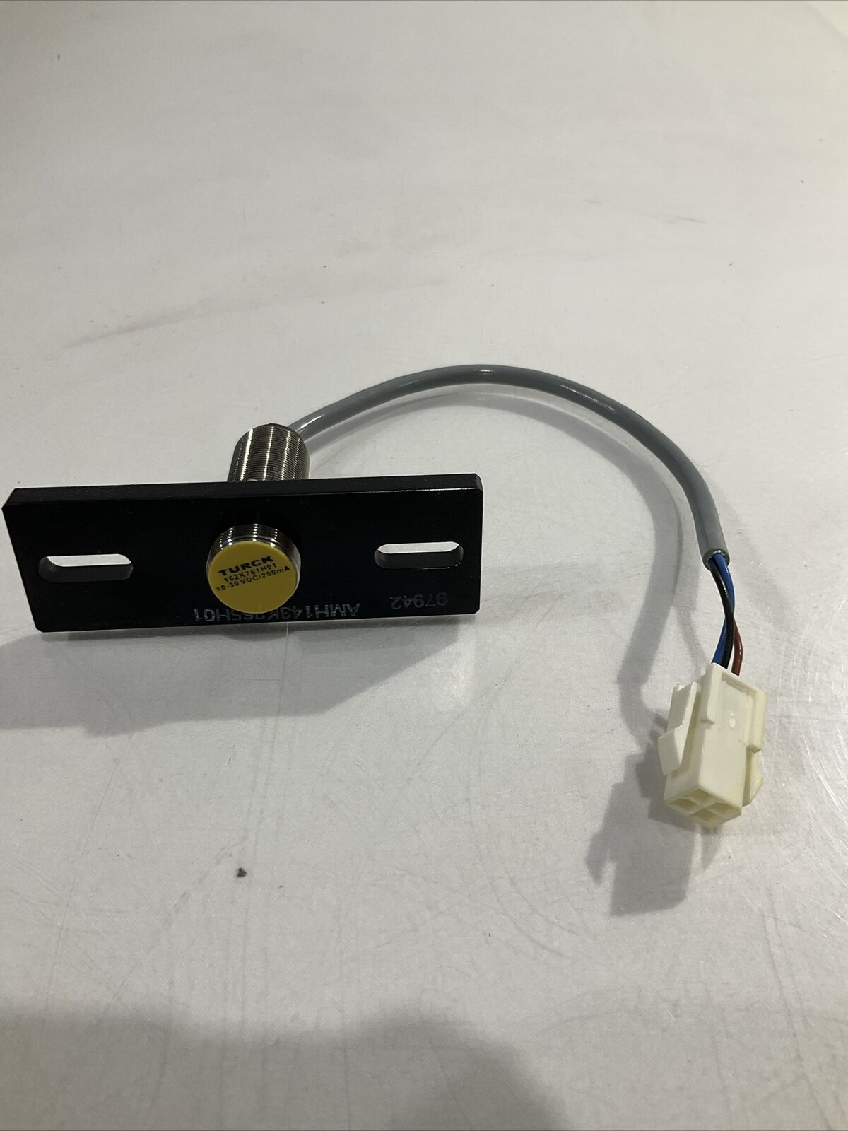 TURCK 162K761H01 INDUCTIVE SENSOR 10-30VDC/200MA LOT OF 2 U3S