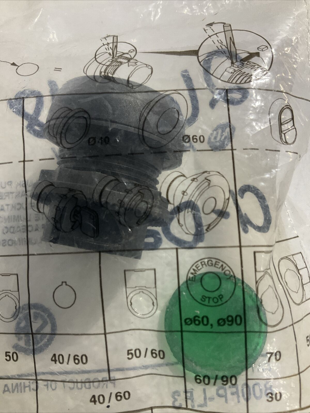 A-B ALLEN-BRADLEY 800FP-LF3 ILLUMINATED FLUSH PUSH BUTTON GREEN U4M