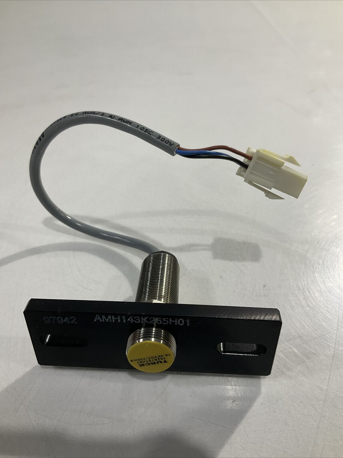 TURCK 162K761H01 INDUCTIVE SENSOR 10-30VDC/200MA LOT OF 2 U3S