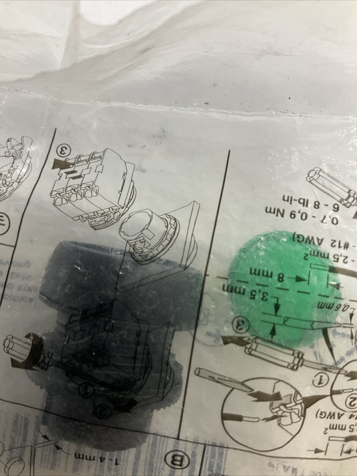 A-B ALLEN-BRADLEY 800FP-LF3 ILLUMINATED FLUSH PUSH BUTTON GREEN U4M