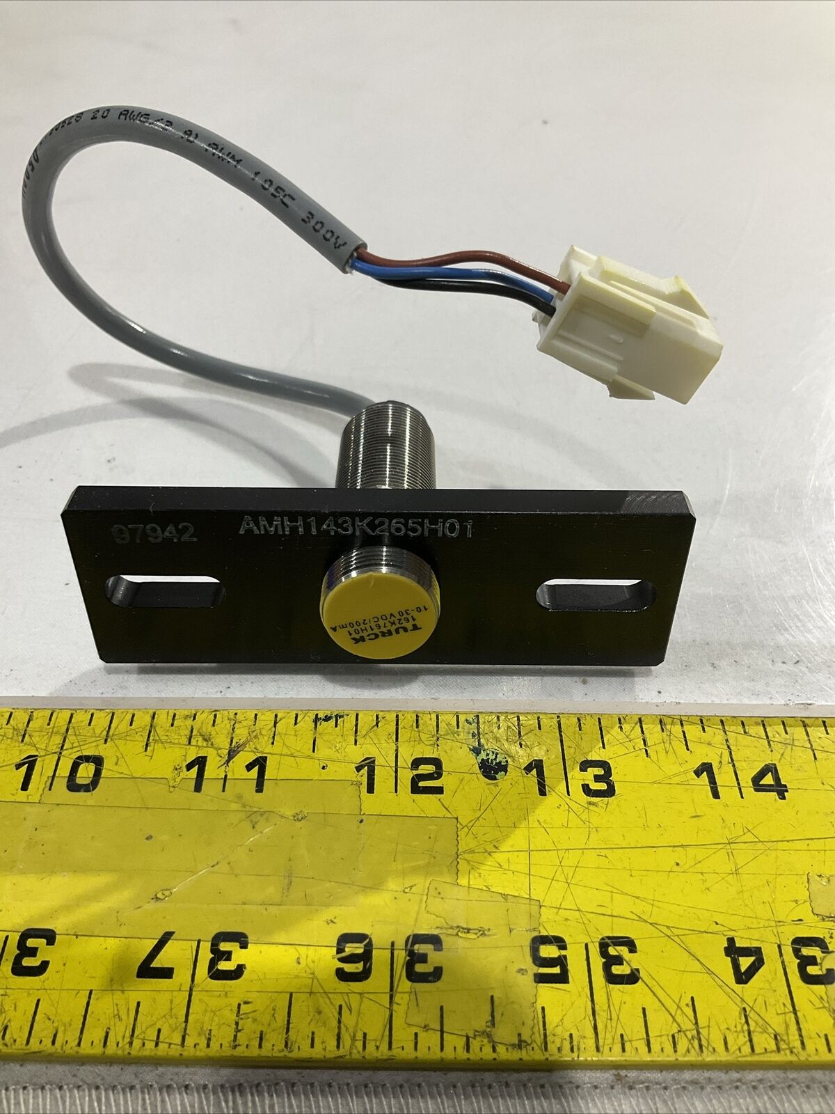 TURCK 162K761H01 INDUCTIVE SENSOR 10-30VDC/200MA LOT OF 2 U3S