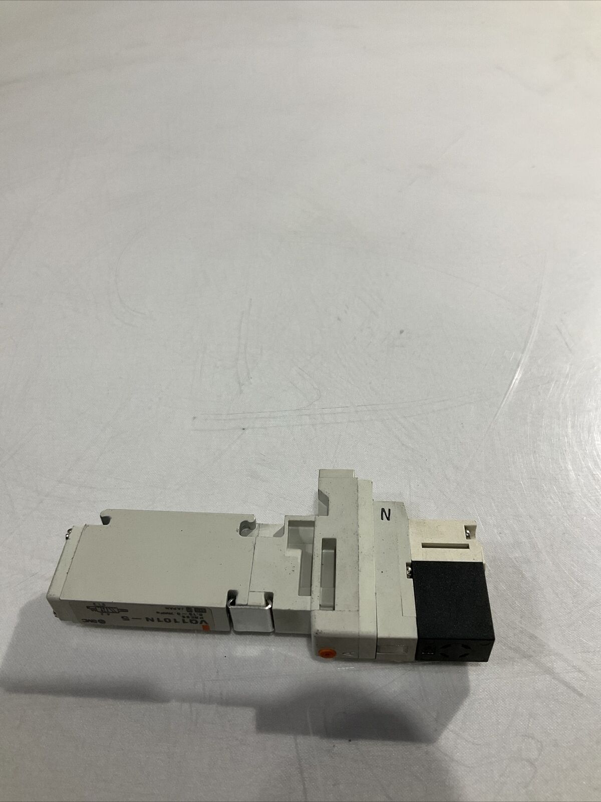 SMC VQ1101N-5 VALVE MANIFOLD RUBBER SEAL 24VDC U3S