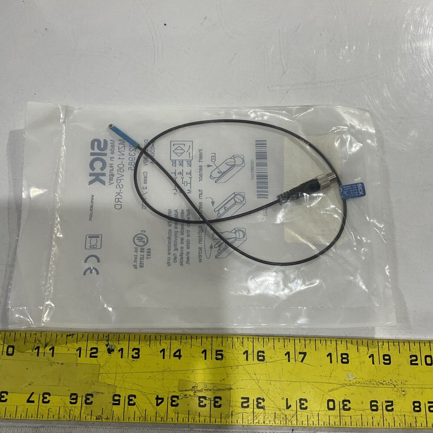 SICK 1023985 SENSOR MAGNETIC 10-30V LOT OF 2 U3S