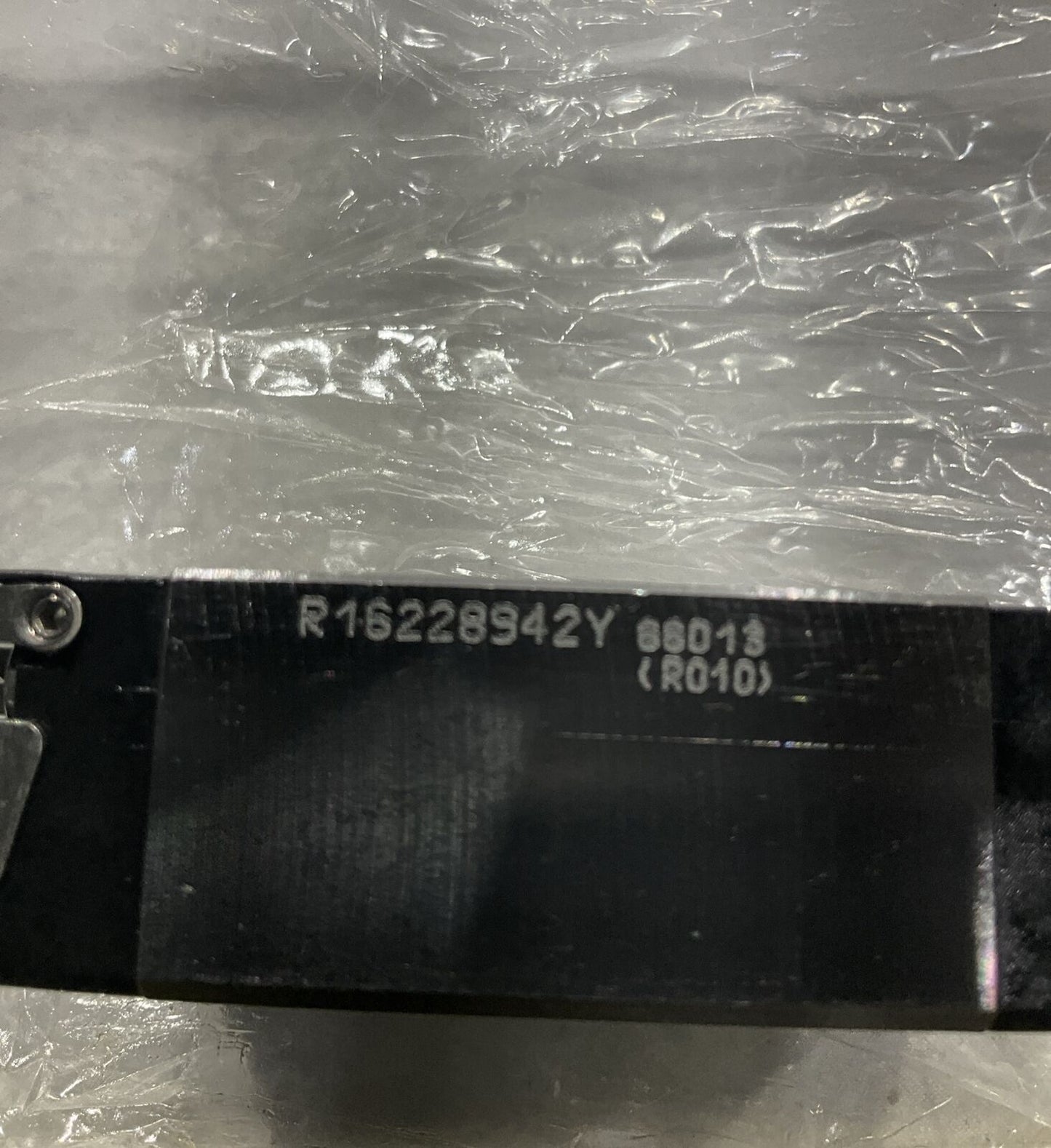 REXOTH BOSCH GROUP R16228942Y LINER RUNNER BLOCK KIT LOT OF 4 U3S