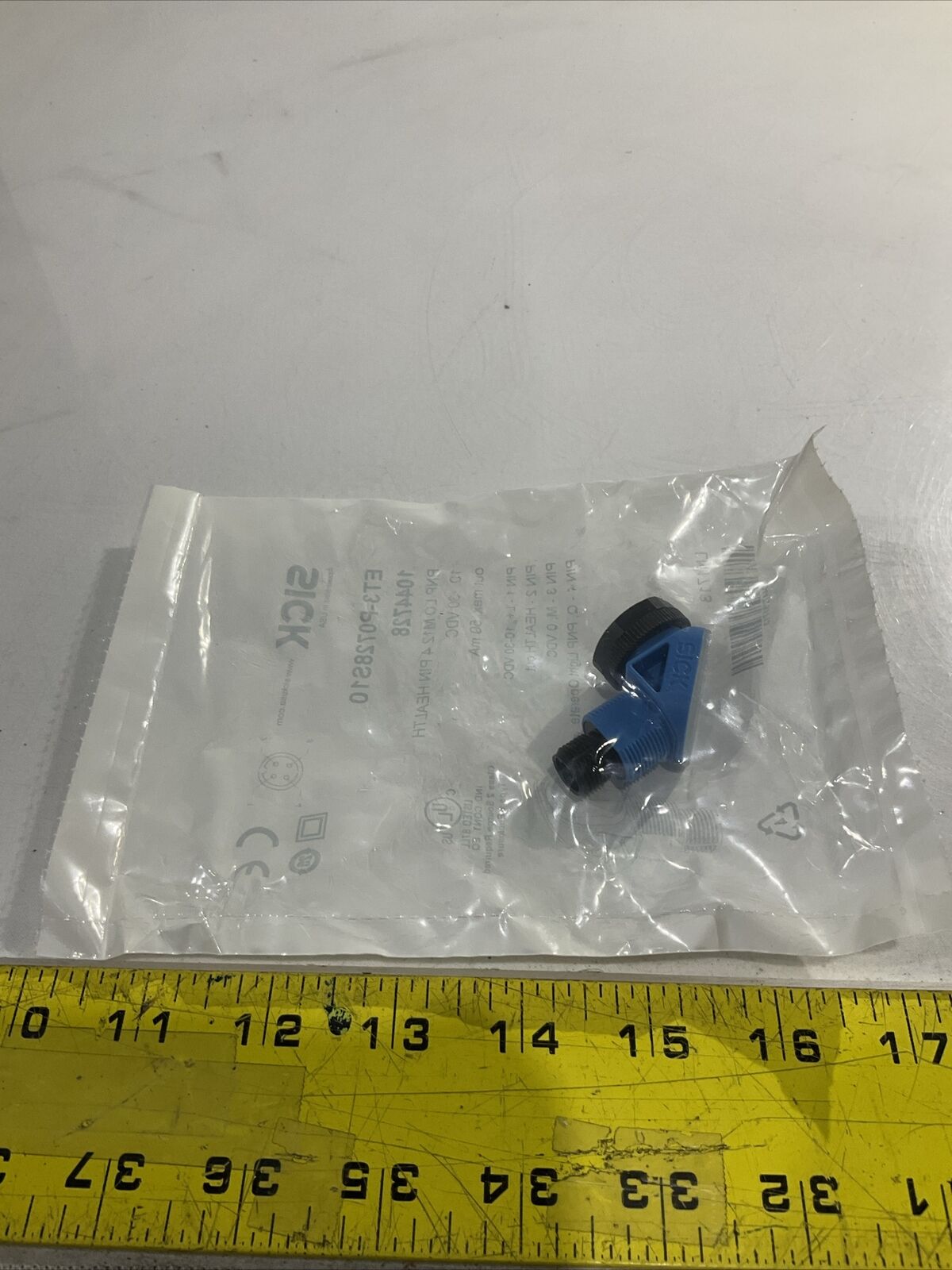 SICK ET3-P0728S10 PHOTOELECTRIC SENSOR 10-30VDC U3S