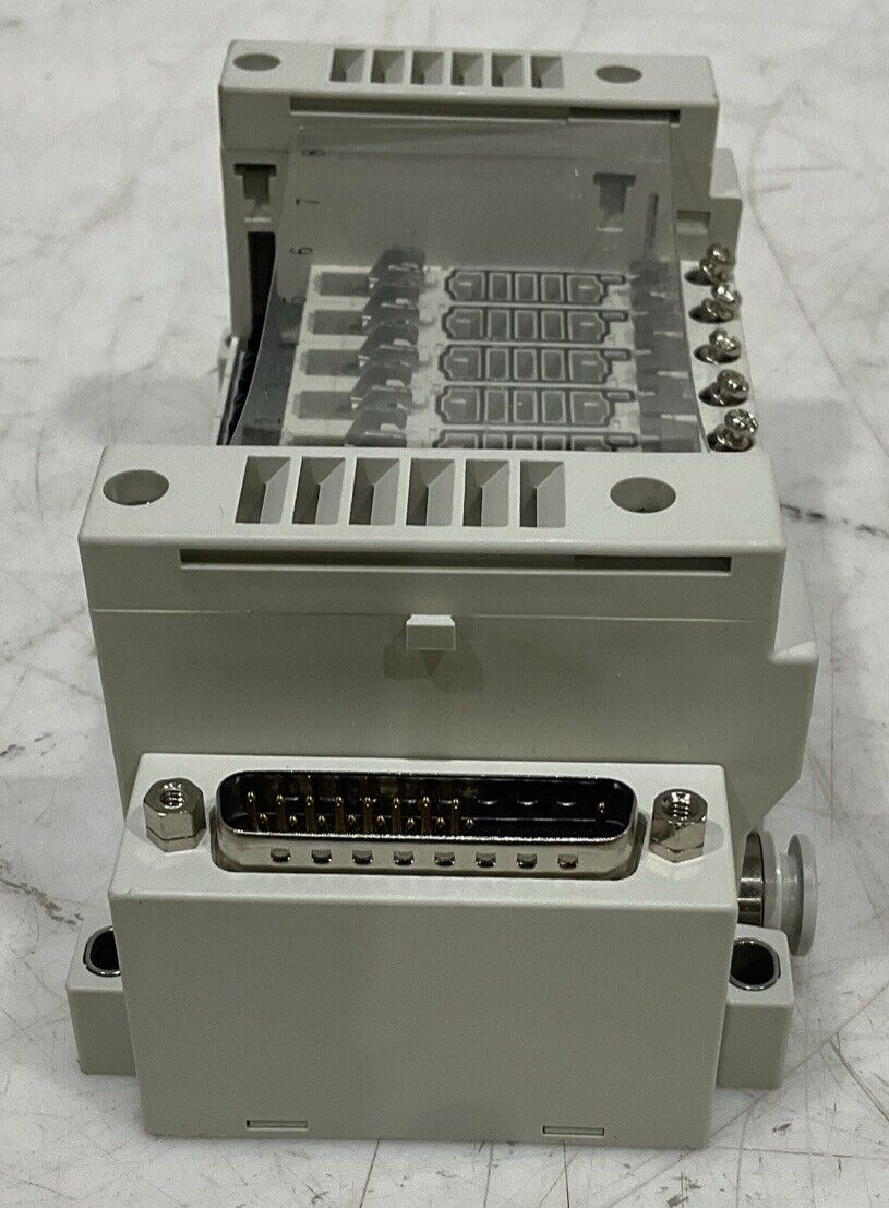 SMC VV5Q11-08C6FU0-NS-X50US 8 STATION PNEUMATIC MANIFOLD VALVE BLOCK U3S