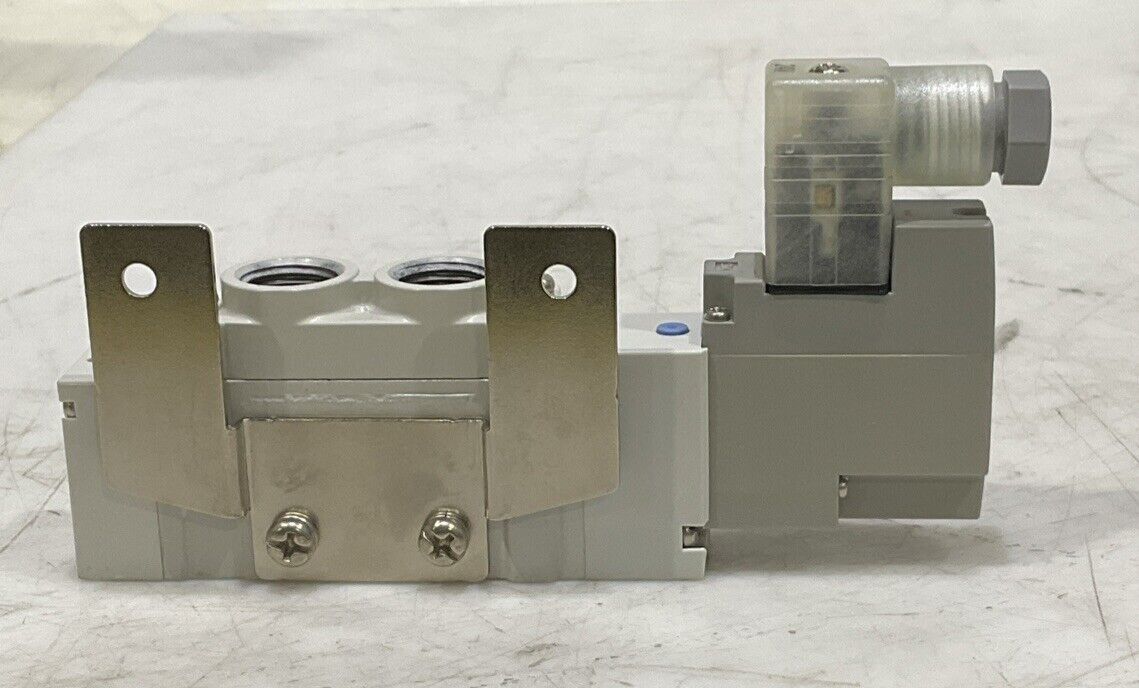 SMC SY7120-5DZ-02-F2 5 PORT SOLENOID VALVE U3S