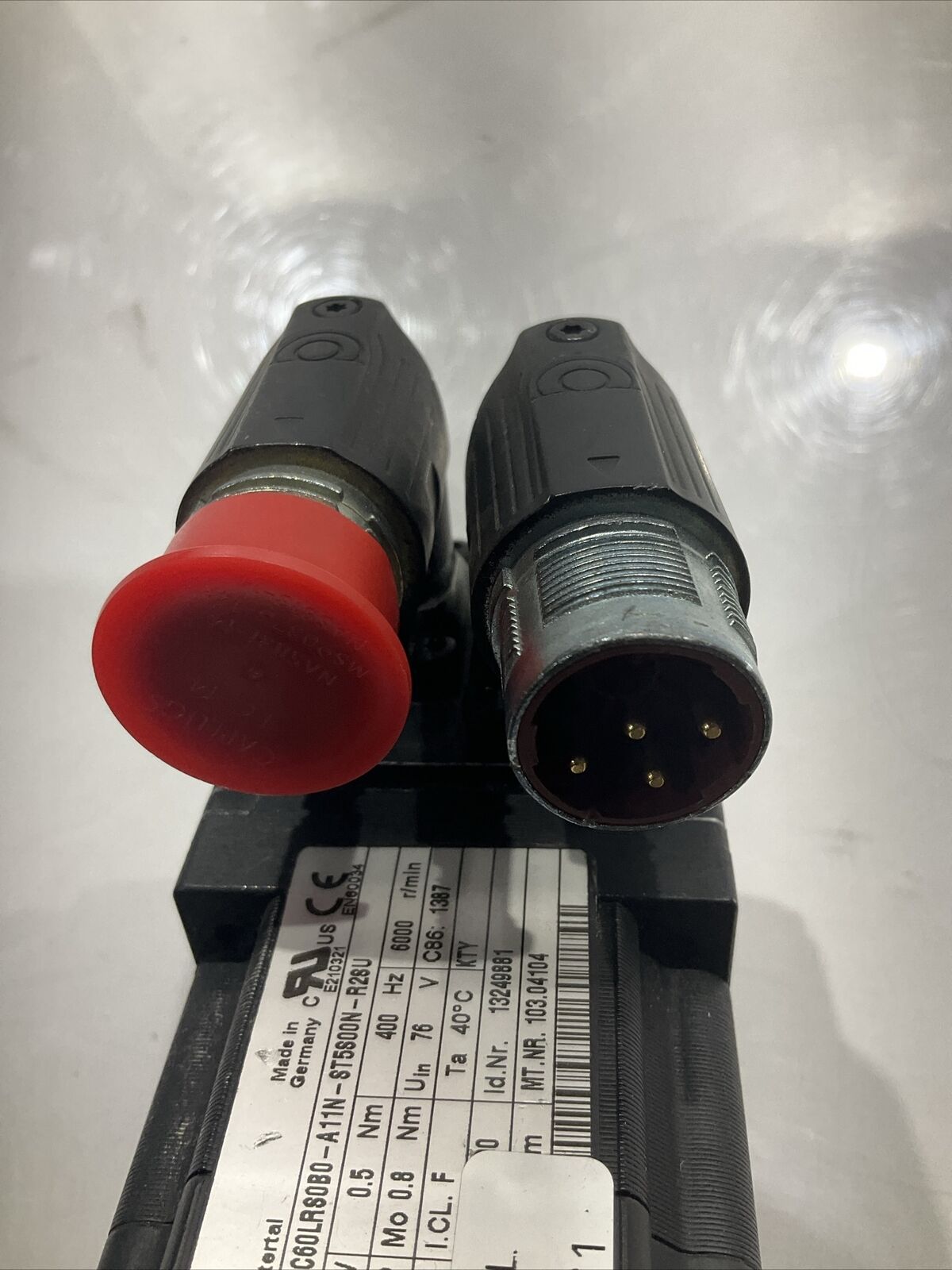 LENZE MCS 06C60LRS0B0-A11N-ST5S00N-R2SU SERVO MOTOR 85V 400HZ U3S