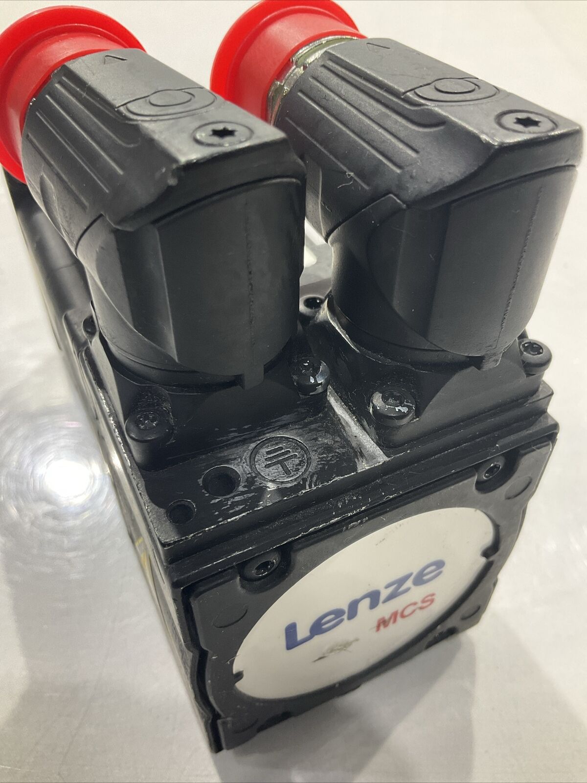 LENZE MCS 06C60LRS0B0-A11N-ST5S00N-R2SU SERVO MOTOR 85V 400HZ U3S