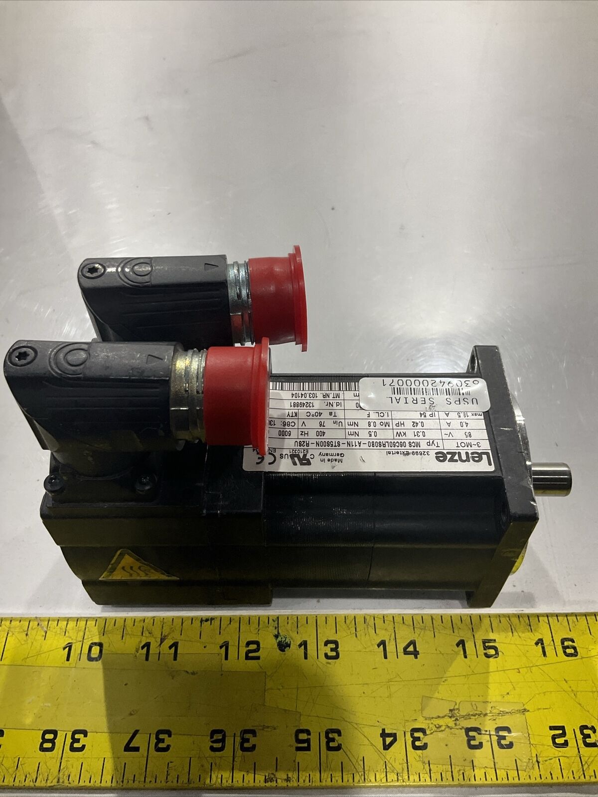 LENZE MCS 06C60LRS0B0-A11N-ST5S00N-R2SU SERVO MOTOR 85V 400HZ U3S
