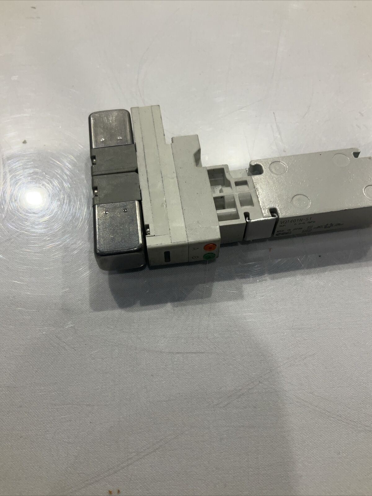 SMC VQ1401N-51 MANIFOLD VALVE , RUBBER SEAL LOT OF 3 U3S