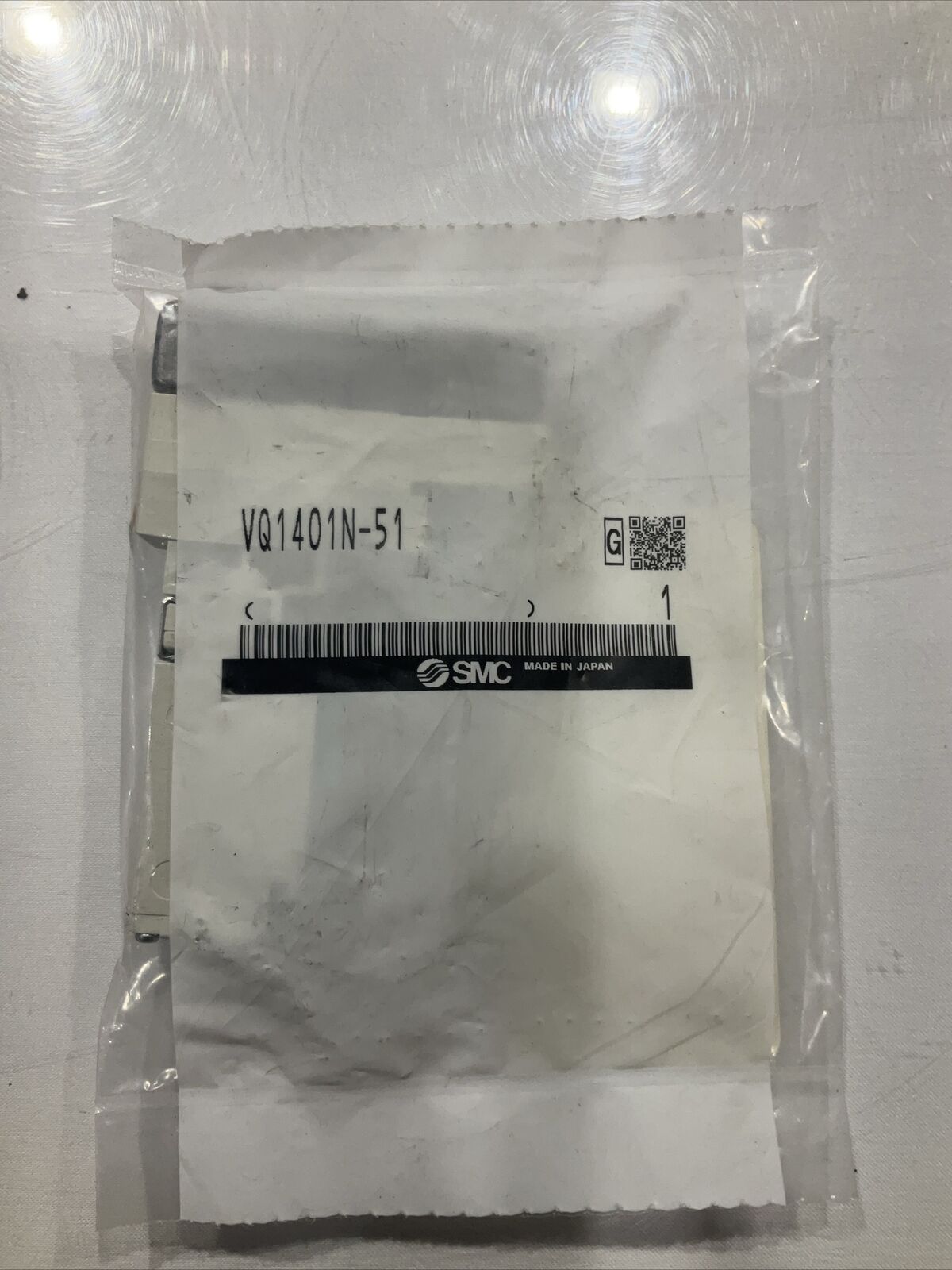 SMC VQ1401N-51 MANIFOLD VALVE , RUBBER SEAL LOT OF 3 U3S