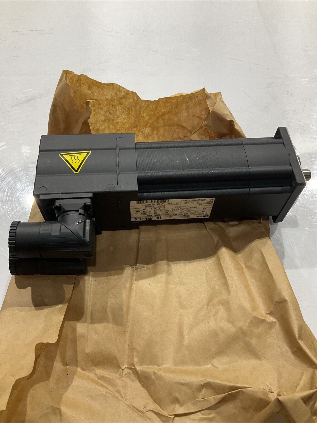 LENZE 162K282H01 MCS-06160LRS0P1-A11N-ST5S00N-R2SU SERVO MOTORS 150V U3S