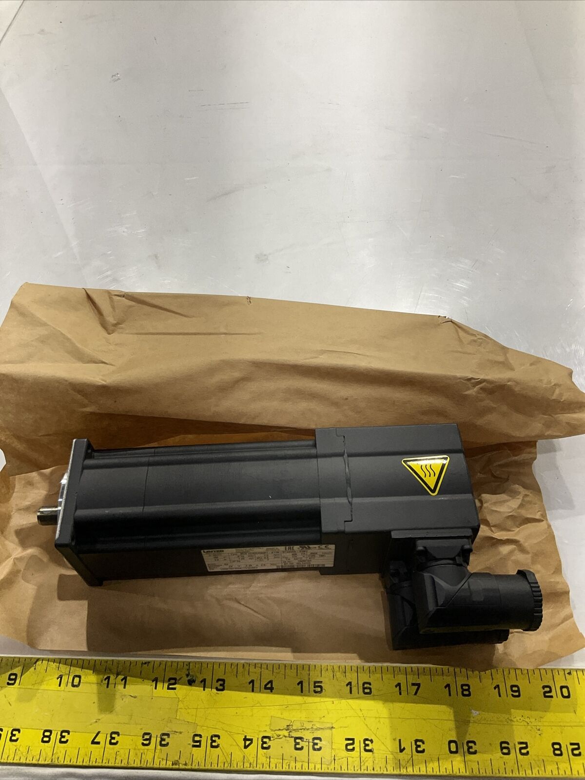 LENZE 162K282H01 MCS-06160LRS0P1-A11N-ST5S00N-R2SU SERVO MOTORS 150V U3S