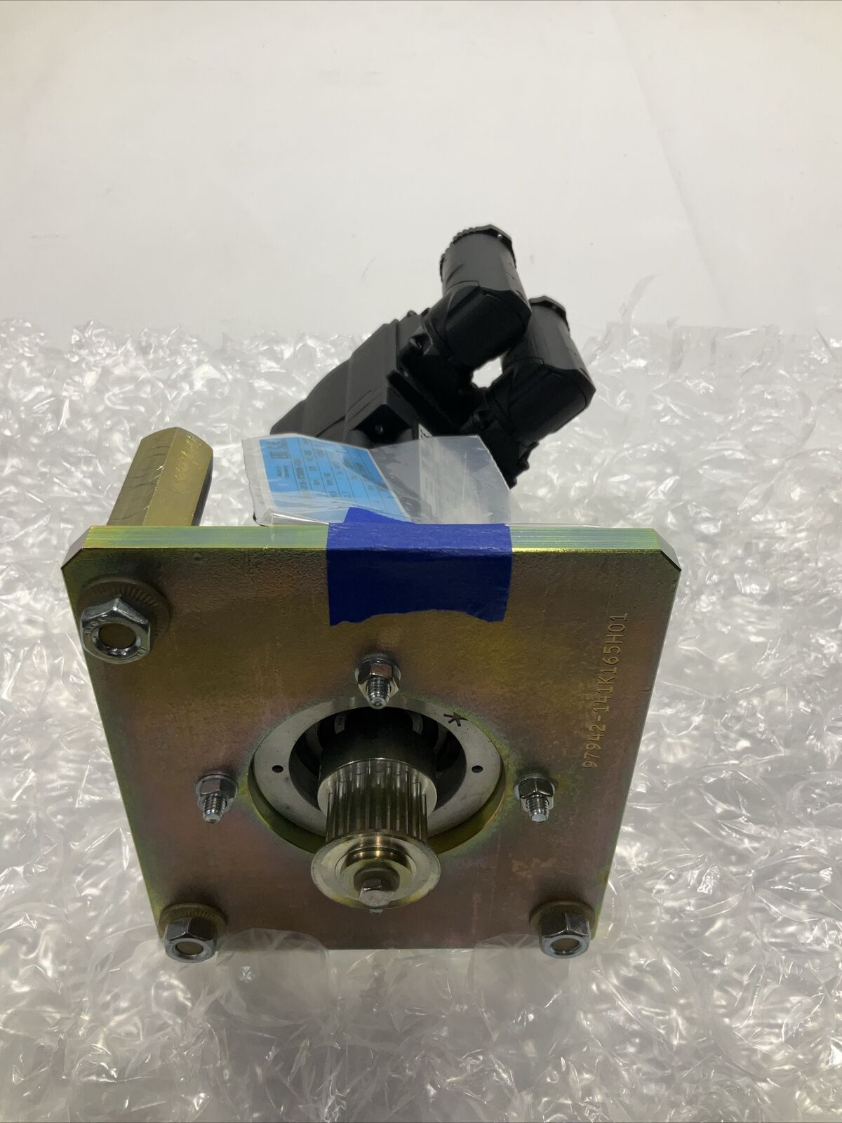 LENZE MCS 06F41LRS0B0-B11N MOTOR ASSY,PERFORATED BELT 165V U3S
