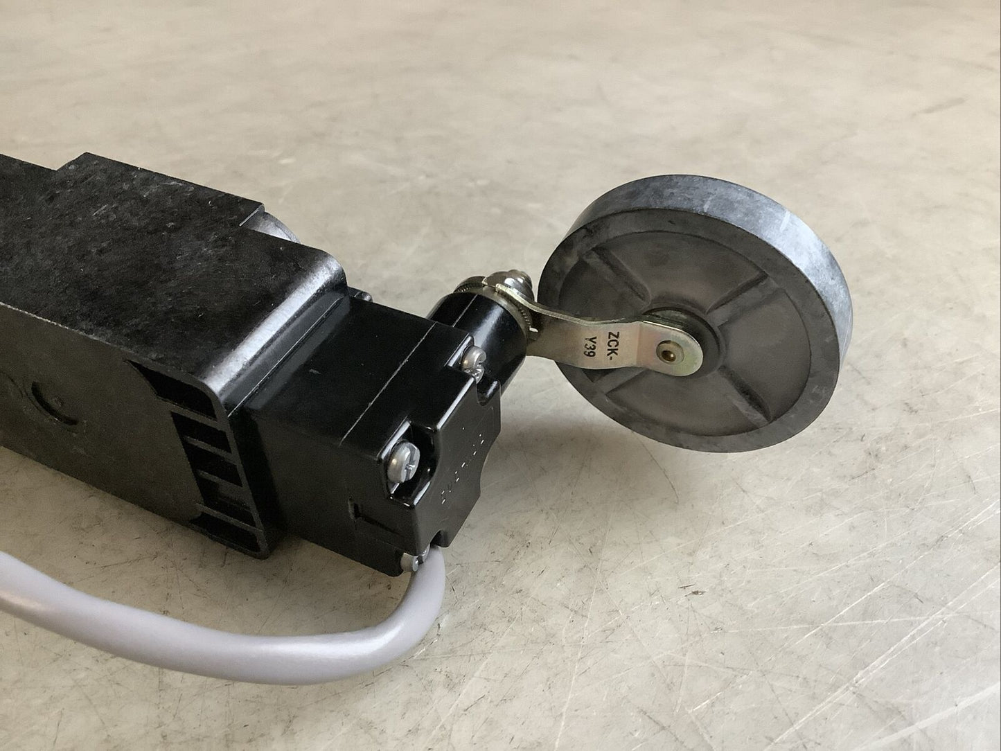 TELEMECANIQUE XCK-S IEC/EN 60947-5-1 SENSOR U3S