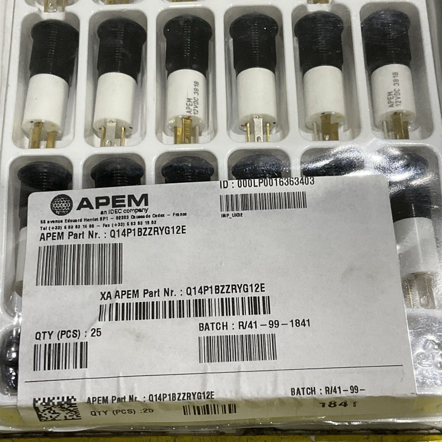 APEM Q14P1BZZRYG12E LED PANEL INDICATOR 12V 14MM PROM R/Y/G LOT OF 116 G7T