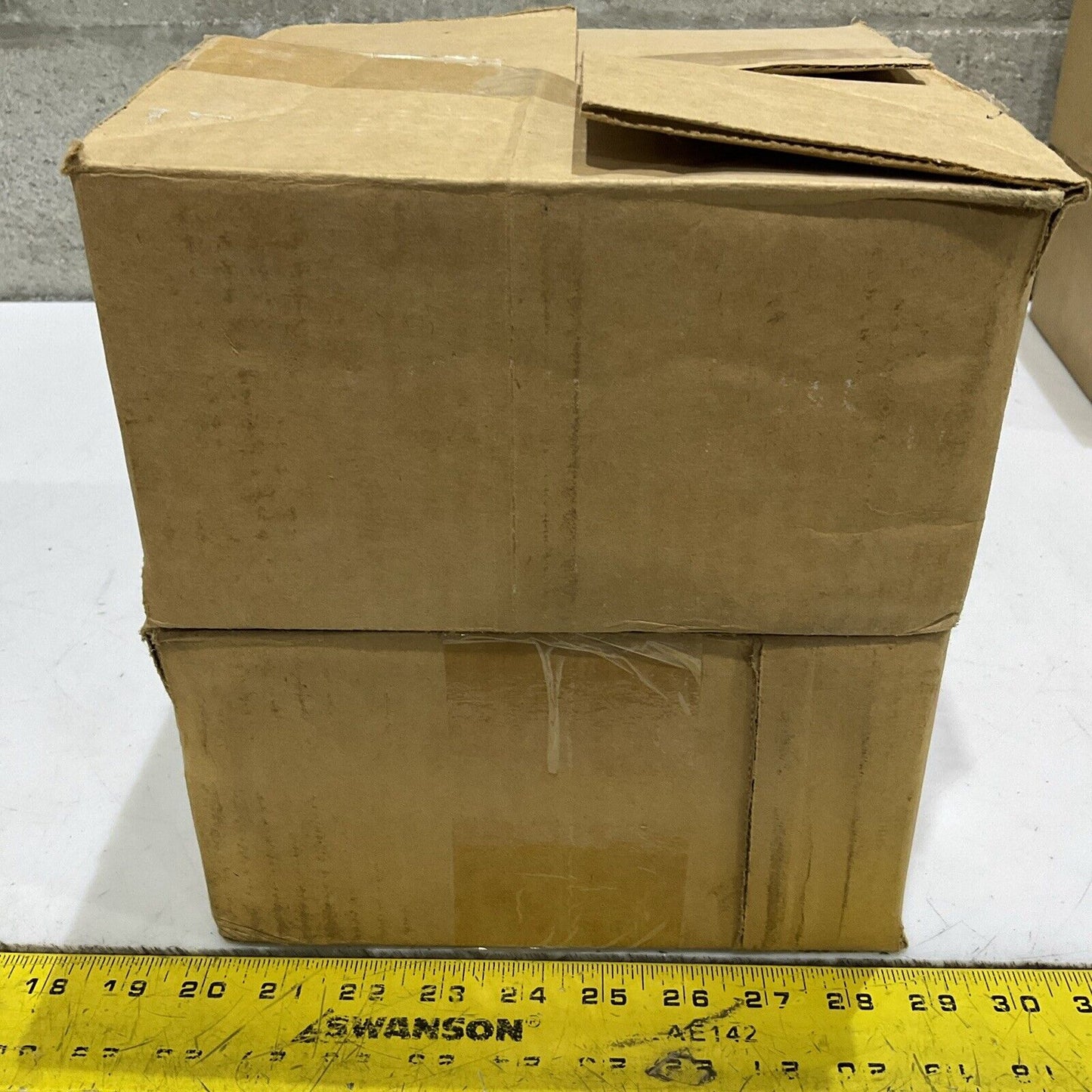 COOPER B-LINE 882 HCA NK C-00 ECLOSURE LOT OF 2 G7T