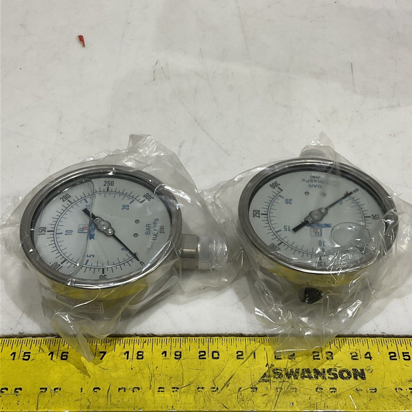 BLUE RIBBON BR301L-402H LIQUID FILLED PRESSURE GAUGE 0-300 PSI 1/2” LOT OF 2 G7T