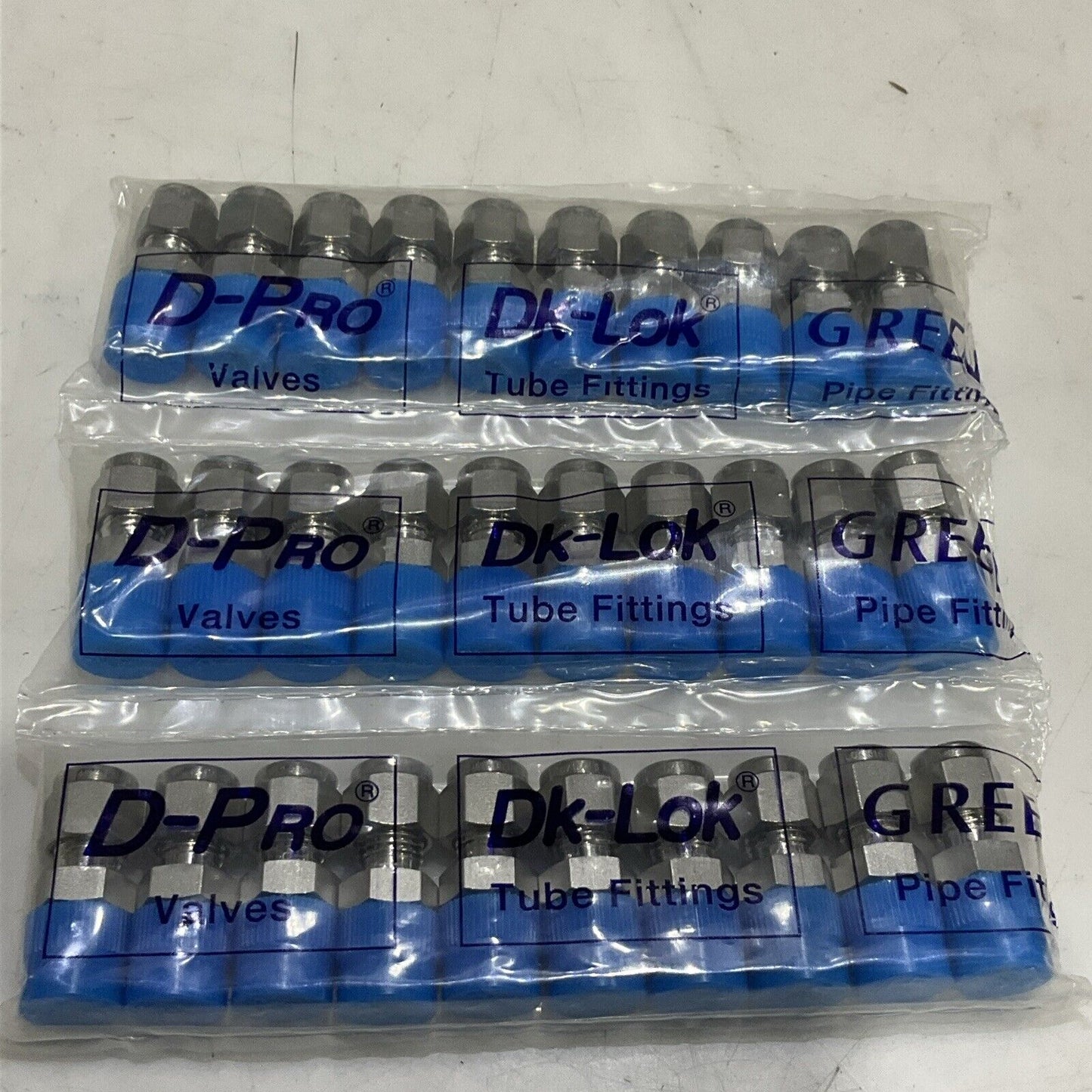 DK-LOK DMC-4-4N-S MALE STEEL CONNECTOR 1/4” TUBE X 1/4 NPT S316 LOT OF 70 G7T