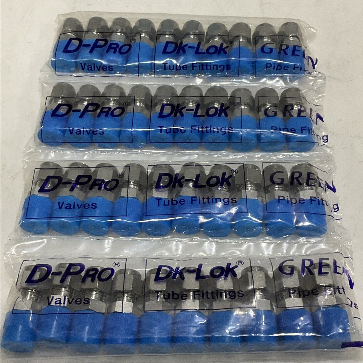 DK-LOK DMC-4-4N-S MALE STEEL CONNECTOR 1/4” TUBE X 1/4 NPT S316 LOT OF 70 G7T
