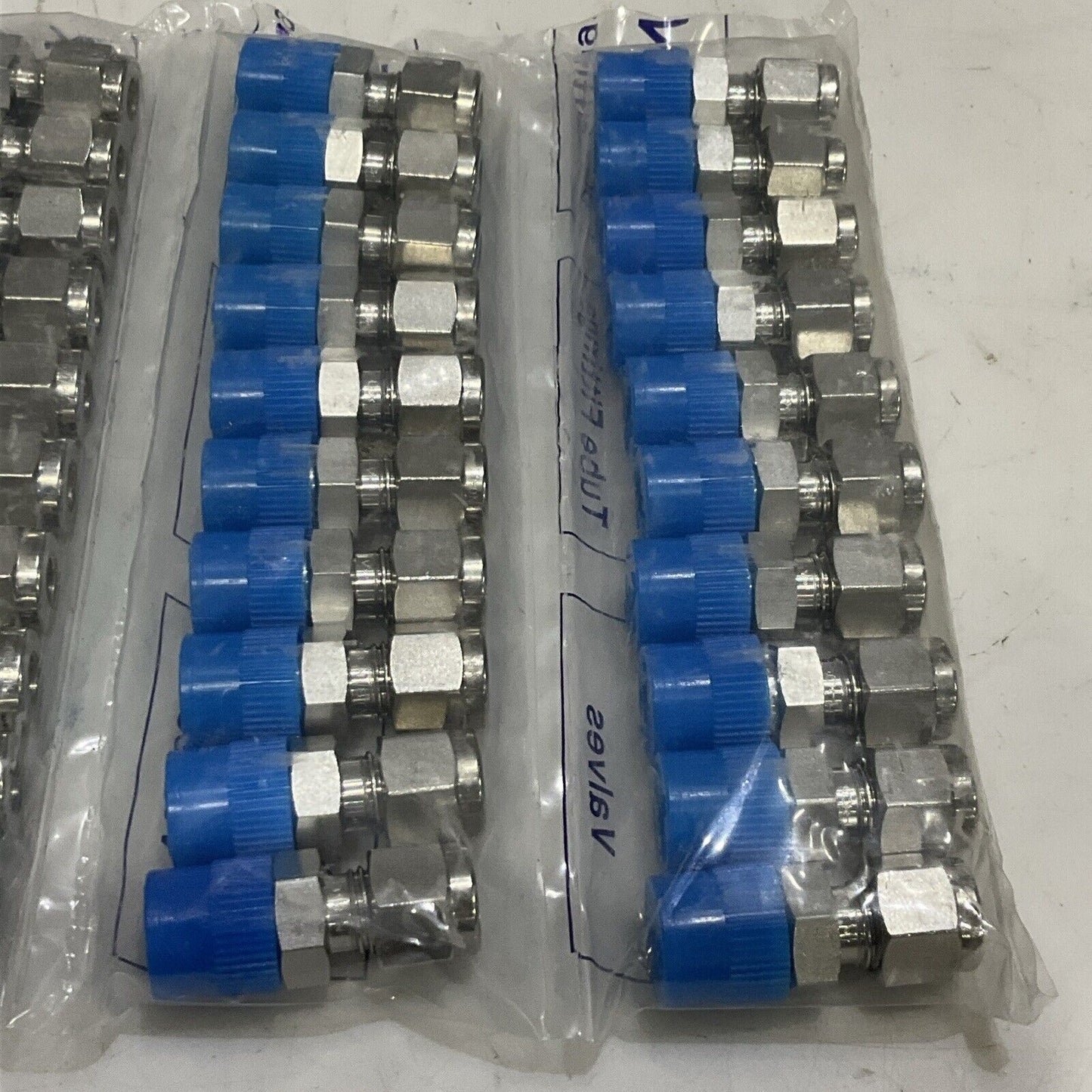 DK-LOK DMC-4-4N-S MALE STEEL CONNECTOR 1/4” TUBE X 1/4 NPT S316 LOT OF 70 G7T