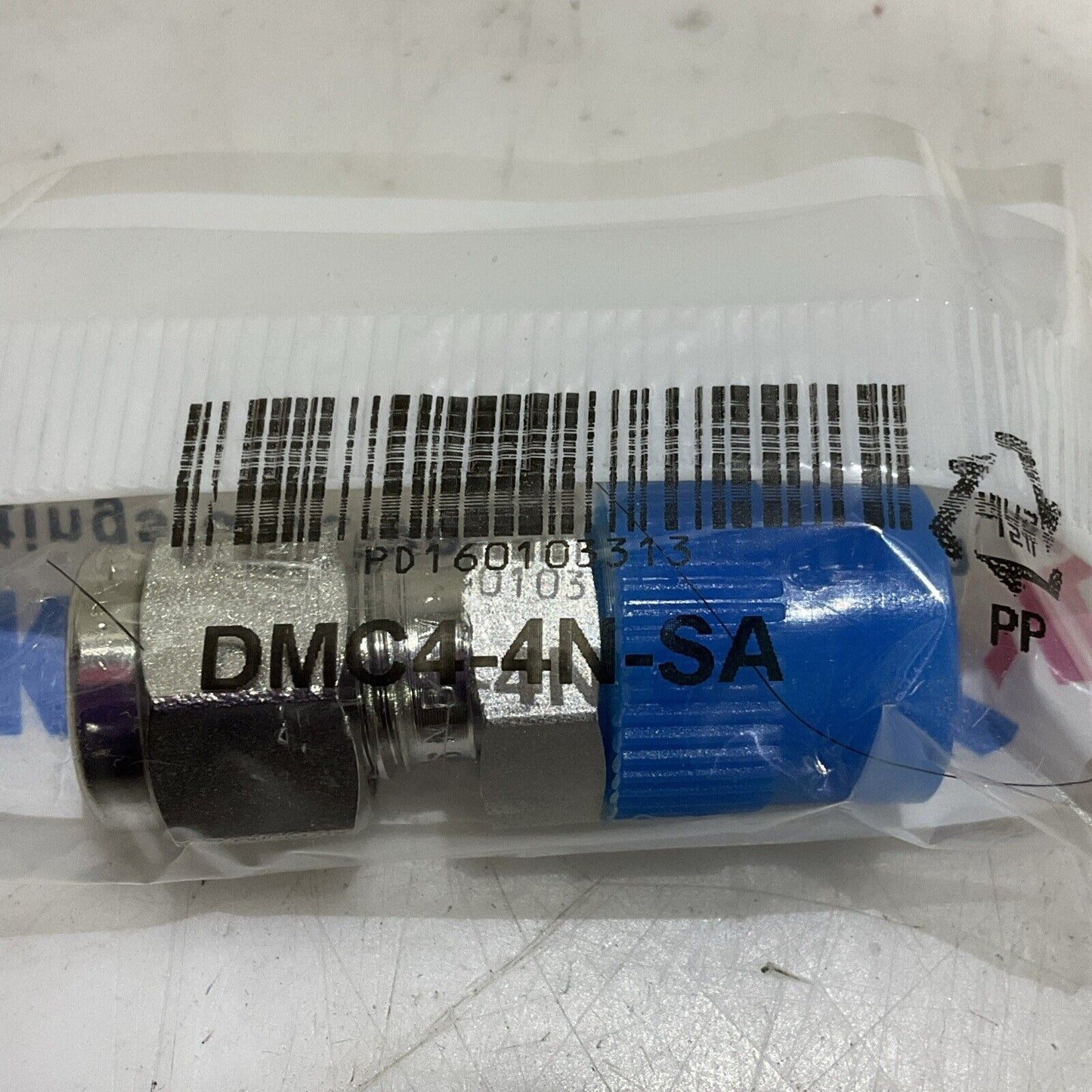 DK-LOK DMC4-4N-SA MALE STEEL CONNECTOR 1/4” TUBE X 1/4 NPT S316 LOT OF 70 G7T