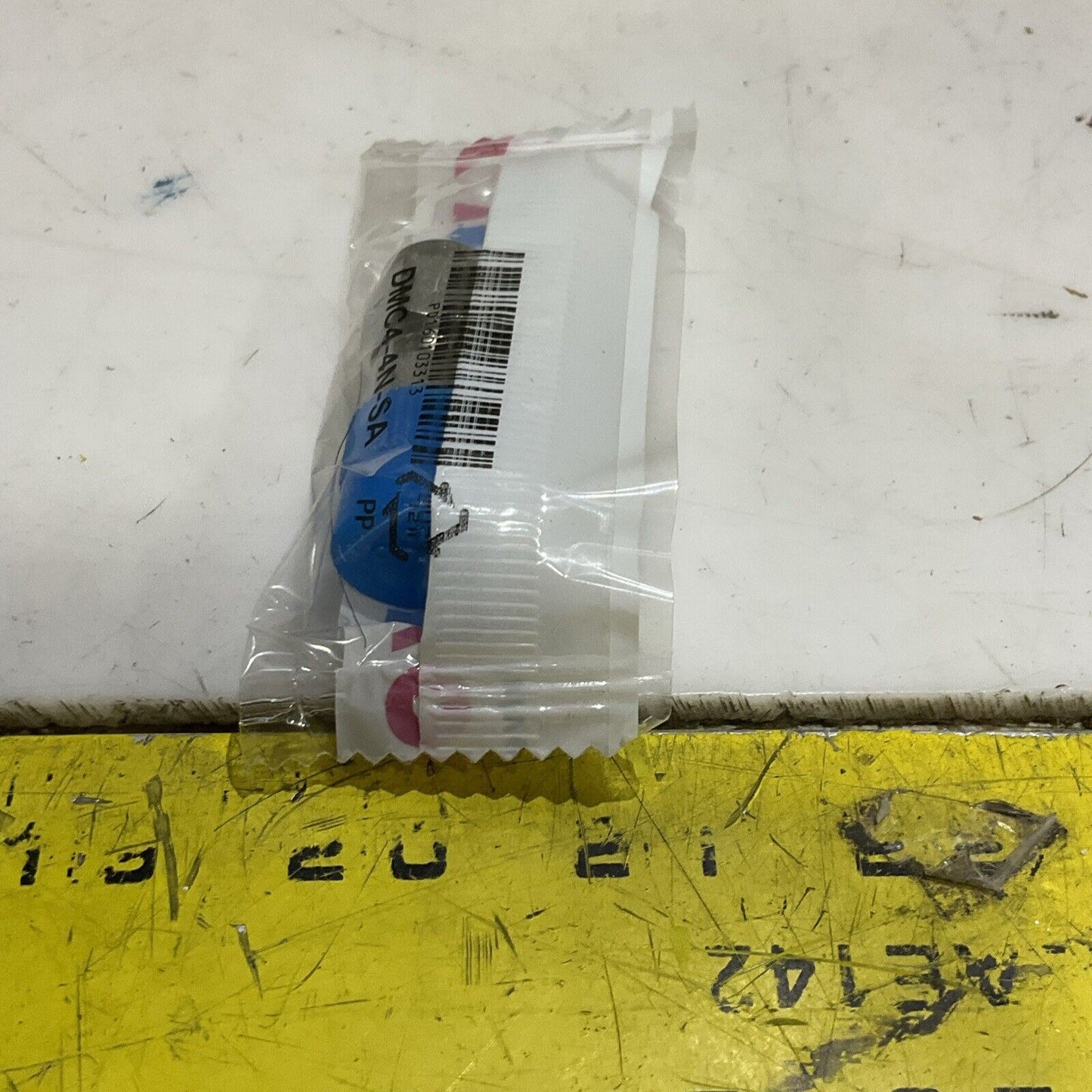 DK-LOK DMC4-4N-SA MALE STEEL CONNECTOR 1/4” TUBE X 1/4 NPT S316 LOT OF 70 G7T