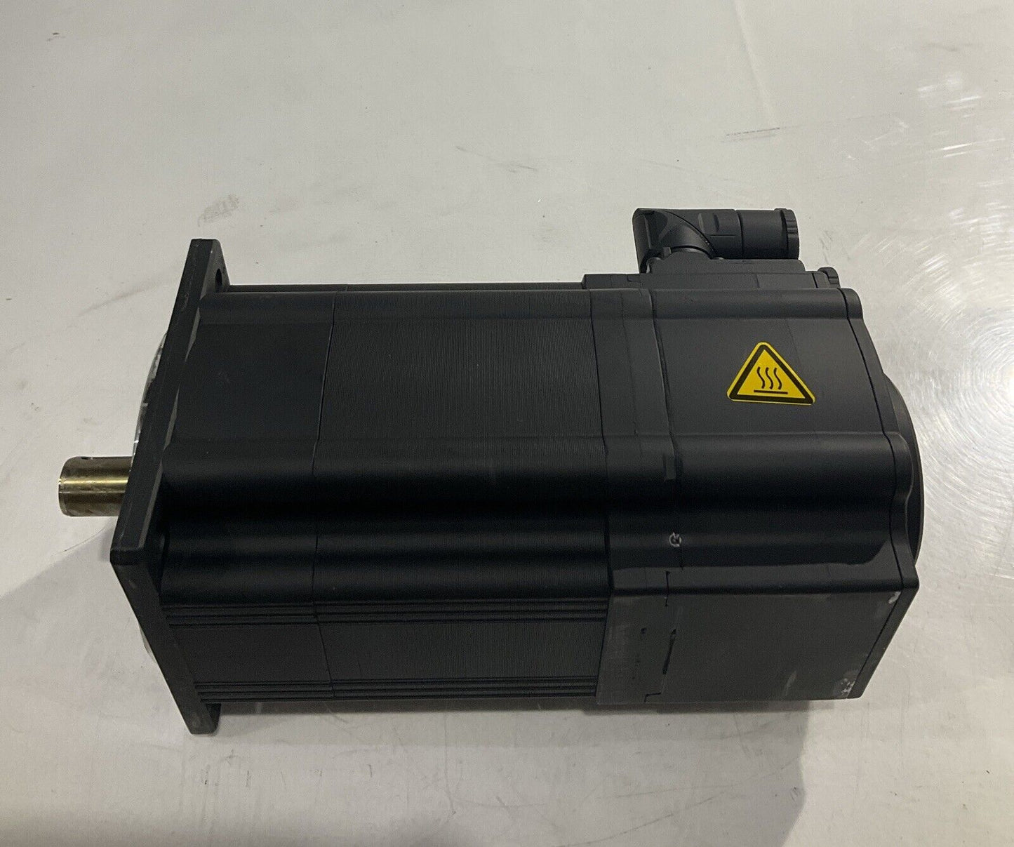 LENZE MCS 12H30LRS0B0-B19N-ST5S00N-R2SU 13261687 SERVO MOTOR CULLING U3S