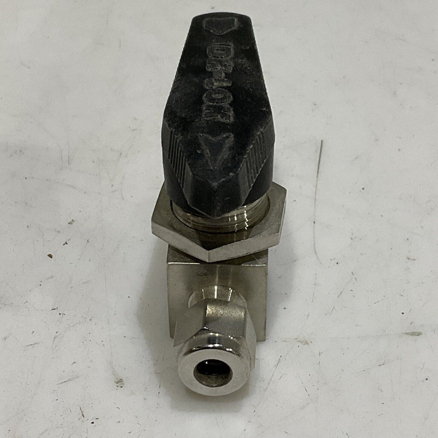 DK-LOK VG82B-D-4T-S VALVE VG82 3000 PSIG SS316 CJL 4.8MM LOT OF 9 G7T