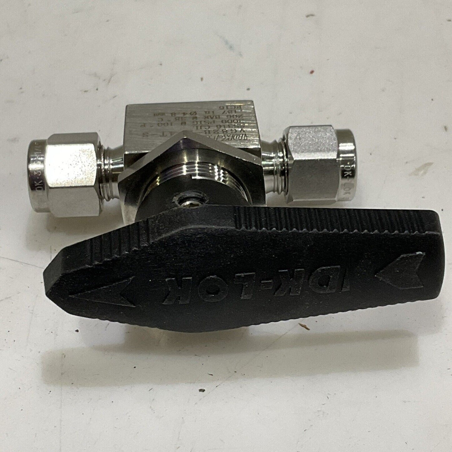 DK-LOK VG82B-D-4T-S VALVE VG82 3000 PSIG SS316 CJL 4.8MM LOT OF 10 G7T