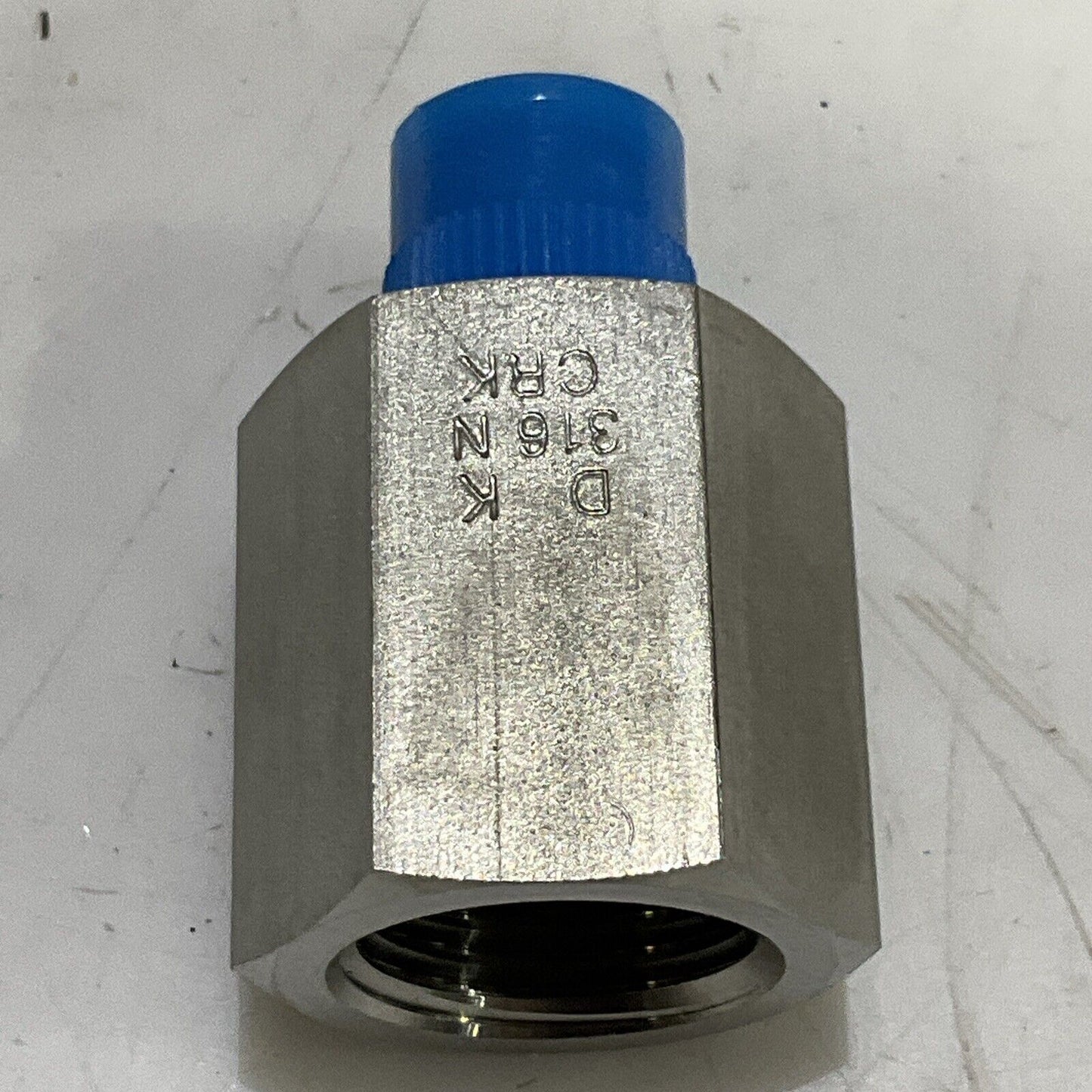 DK-LOK GABMF4-8N-S REDUCING ADAPTER 1/4” 1/2” SS316 LOT OF 9 G7T