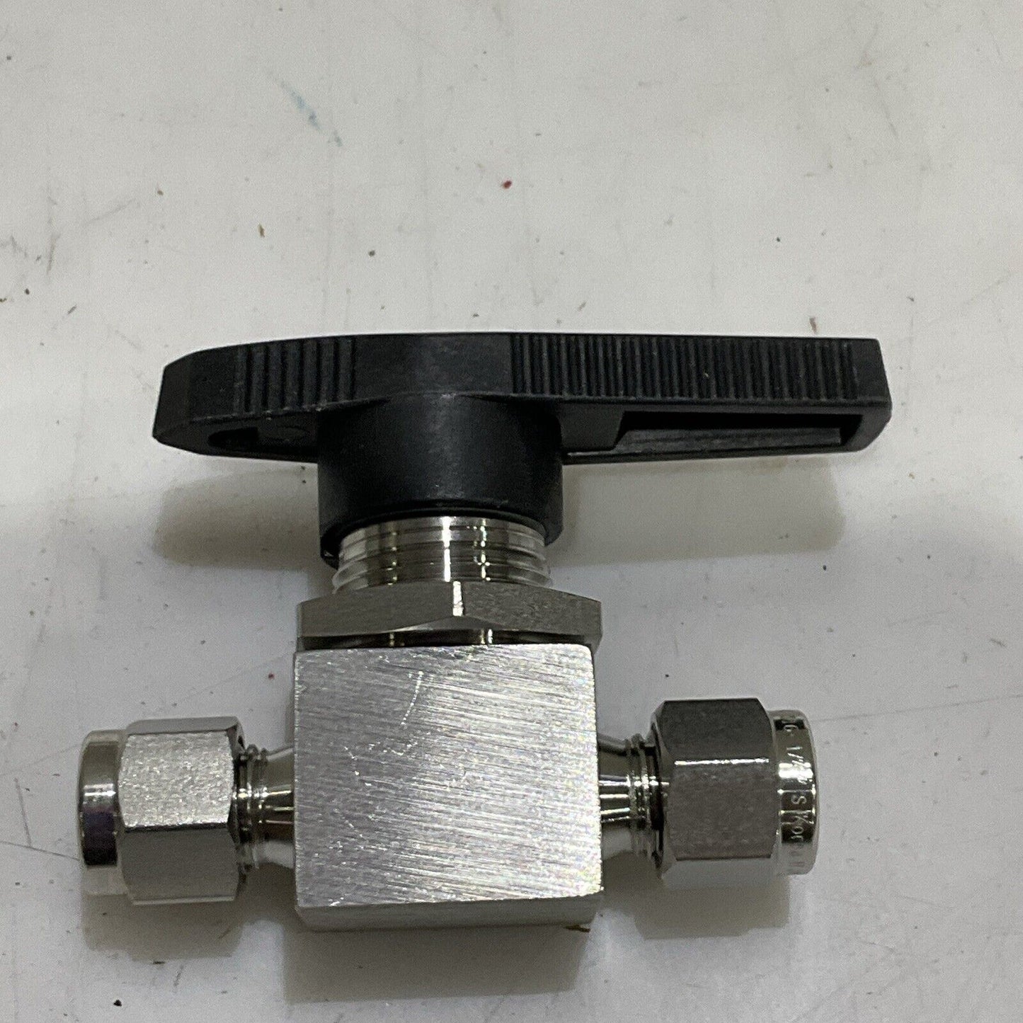 DK-LOK VG82B-D-4T-S VALVE VG82 3000 PSIG SS316 CJL 4.8MM LOT OF 10 G7T