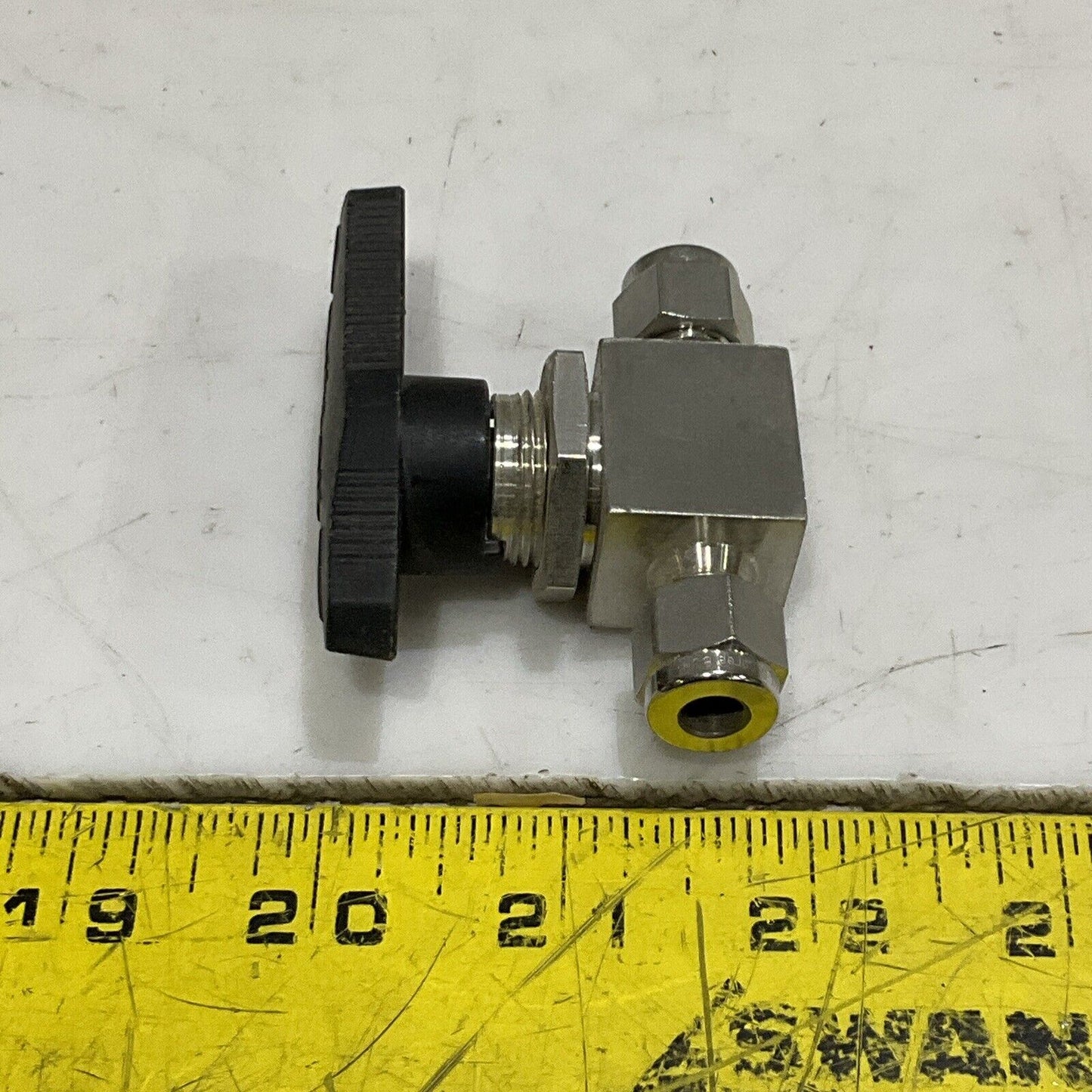 DK-LOK VG82B-D-4T-S VALVE VG82 3000 PSIG SS316 CJL 4.8MM LOT OF 9 G7T
