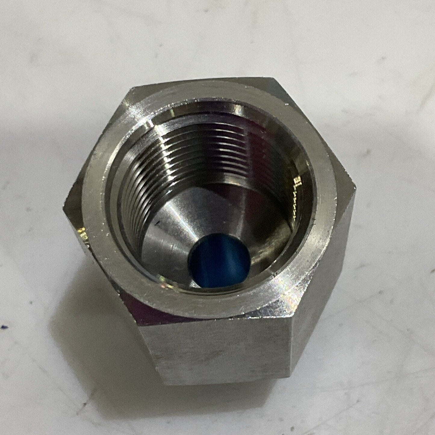 DK-LOK GABMF4-8N-S REDUCING ADAPTER NPT 1/4 NPT SS316 LOT OF 35 G7T