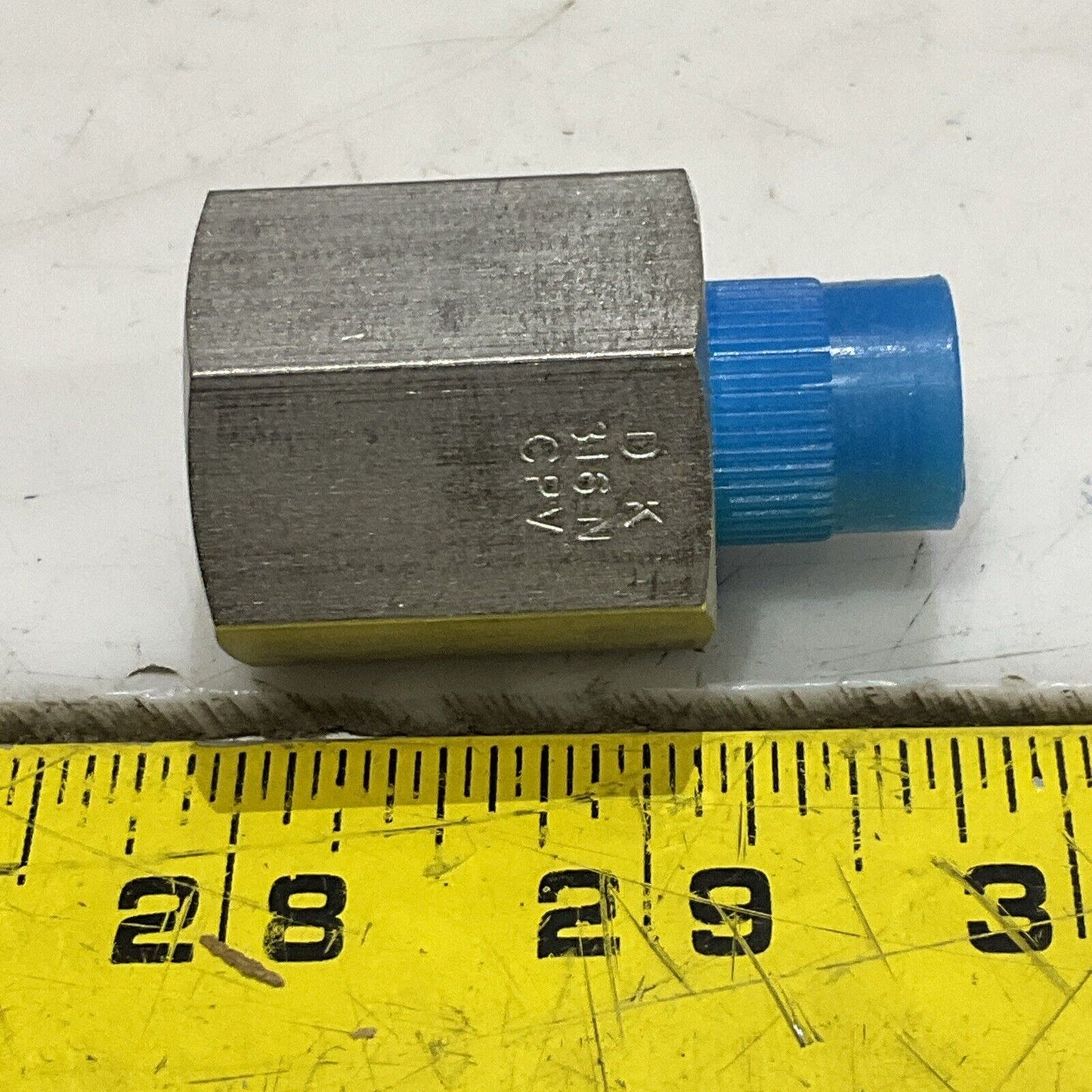 DK-LOK GABMF4-8N-S REDUCING ADAPTER NPT 1/4 NPT SS316 LOT OF 35 G7T