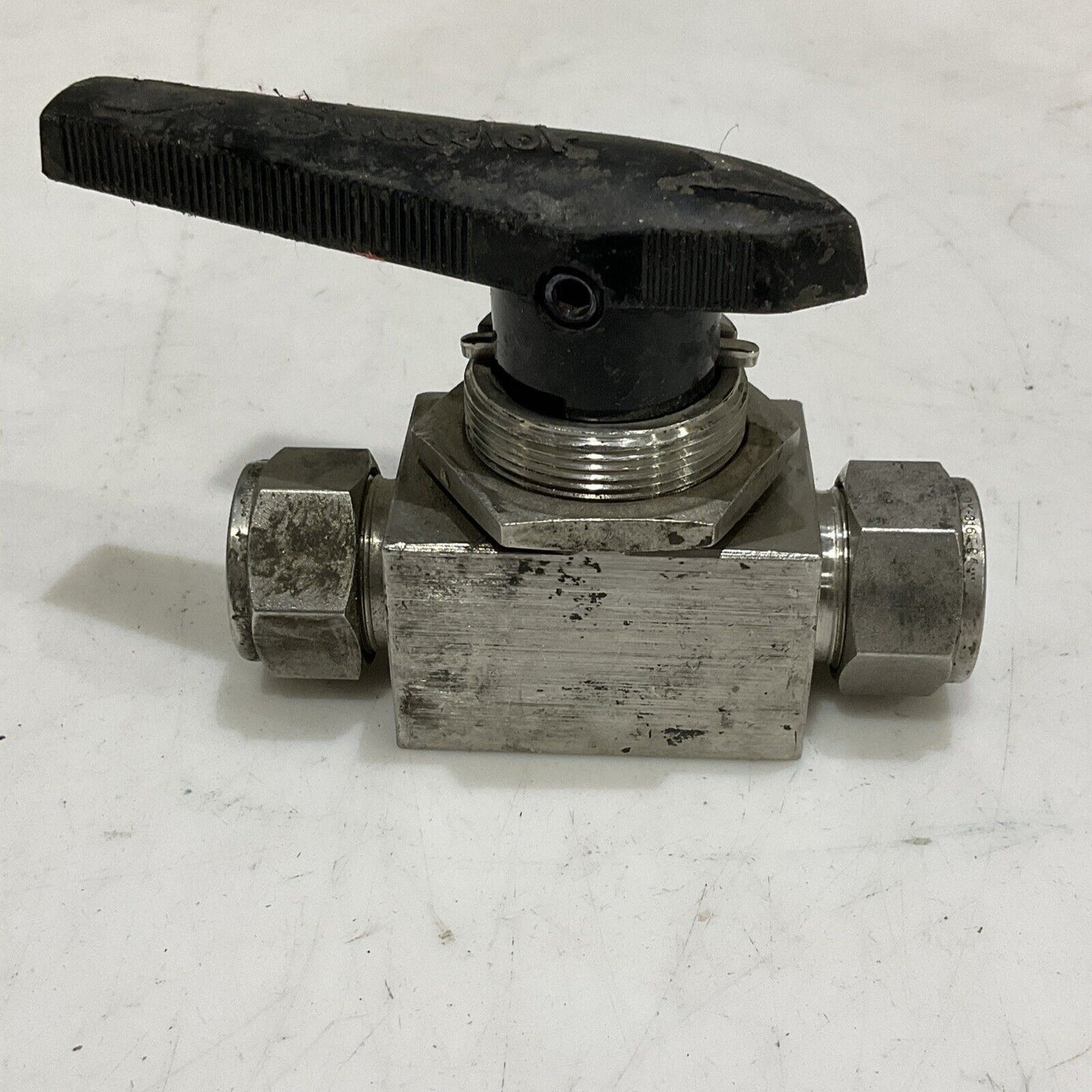 SWAGELOK SS-45S12 HIGH PRESSURE BALL VALVE 2500 PSIG 172 BAR G7T