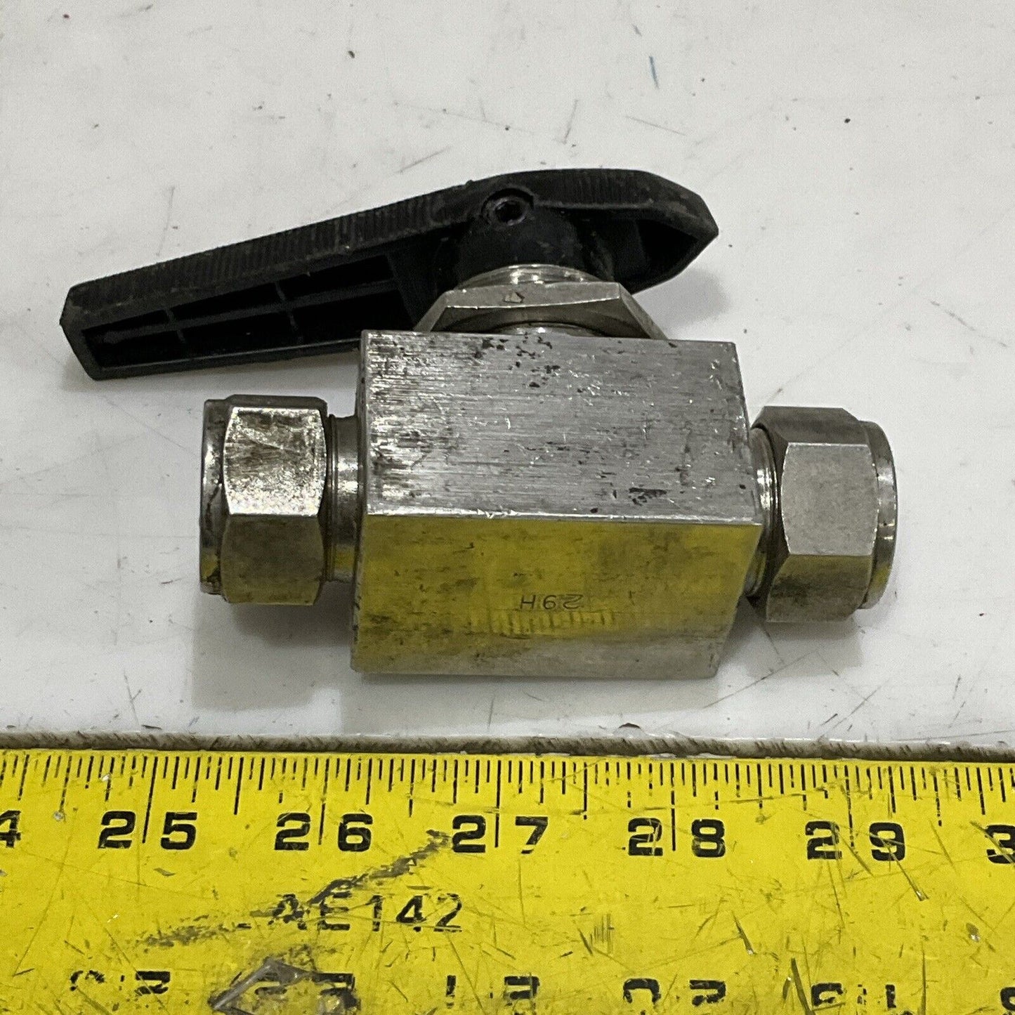 SWAGELOK SS-45S12 HIGH PRESSURE BALL VALVE 2500 PSIG 172 BAR G7T