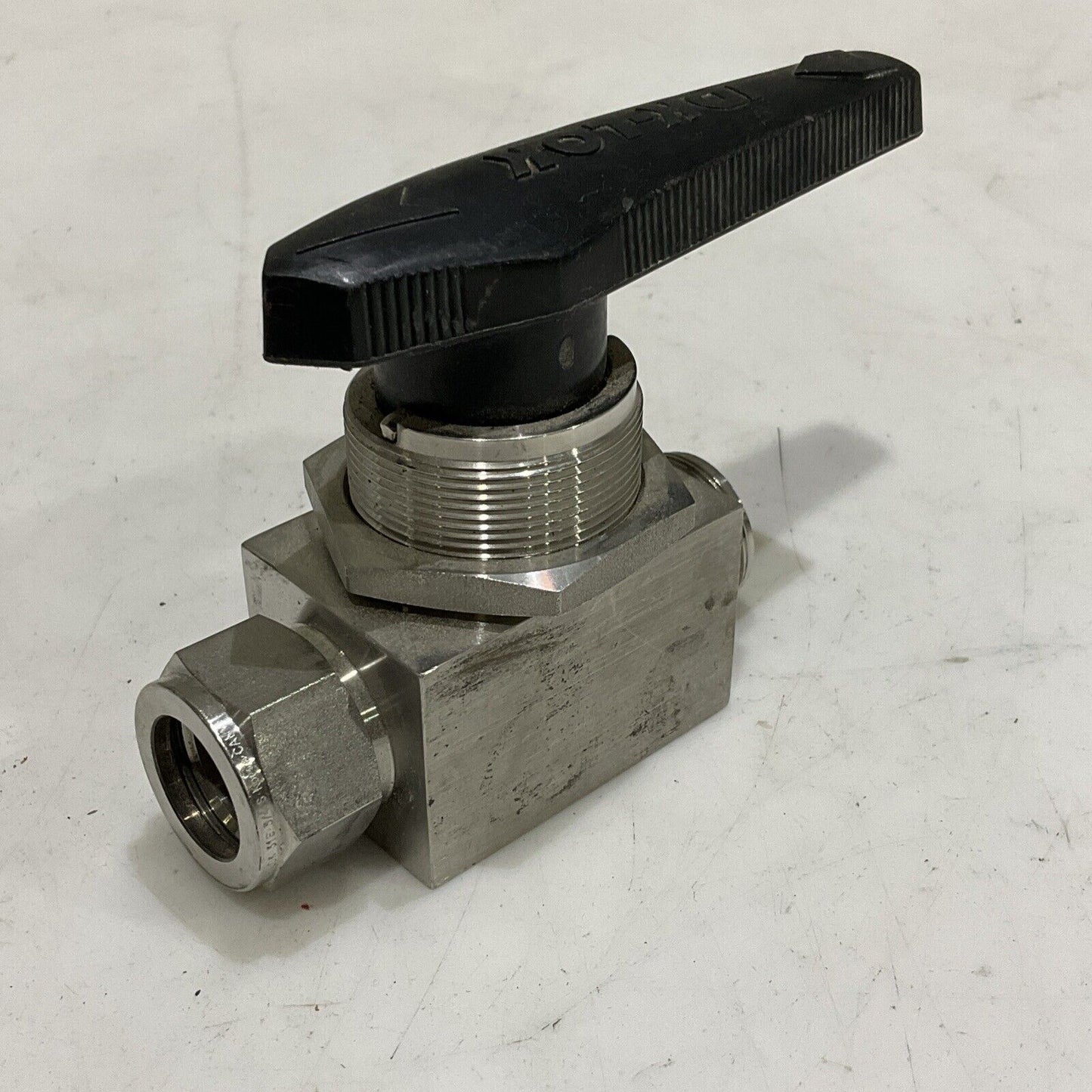 DK-LOK V82D-D-12T-S BALL VALVE 2500PSIG G7T