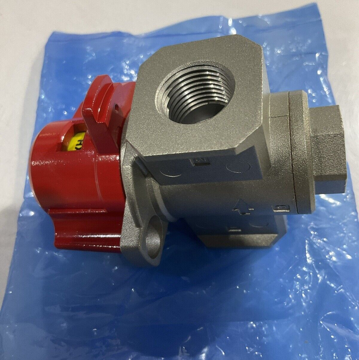 SMC VHS30-N03-RZ PRESS RELIEF PNEUMATIC LOCK OUT VALVE 15-150 PSI U3S