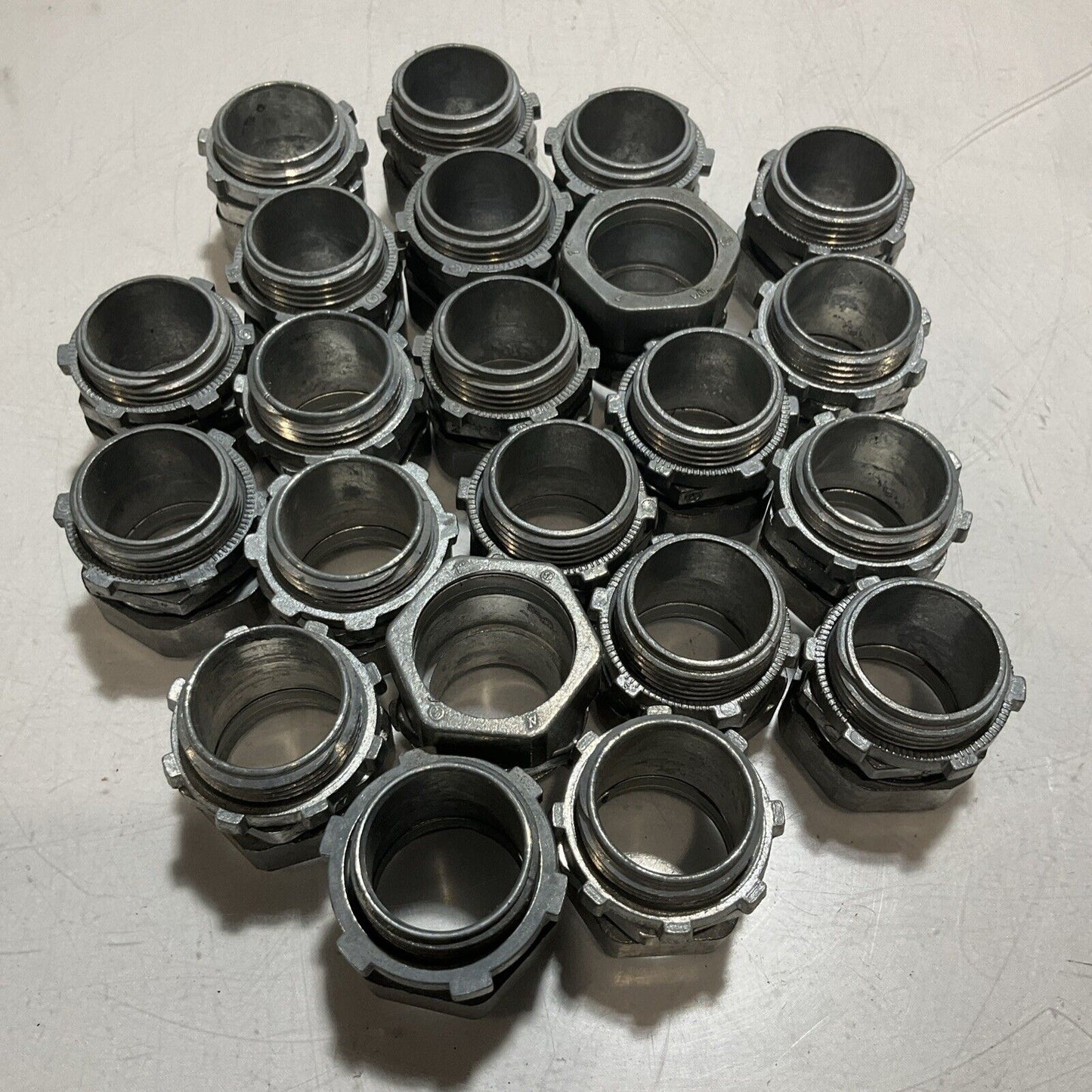 ARLINGTON INDUSTRIES 822 CSA-RAIN TIGHT ZINC DIE CAST LOT OF 22 U3S