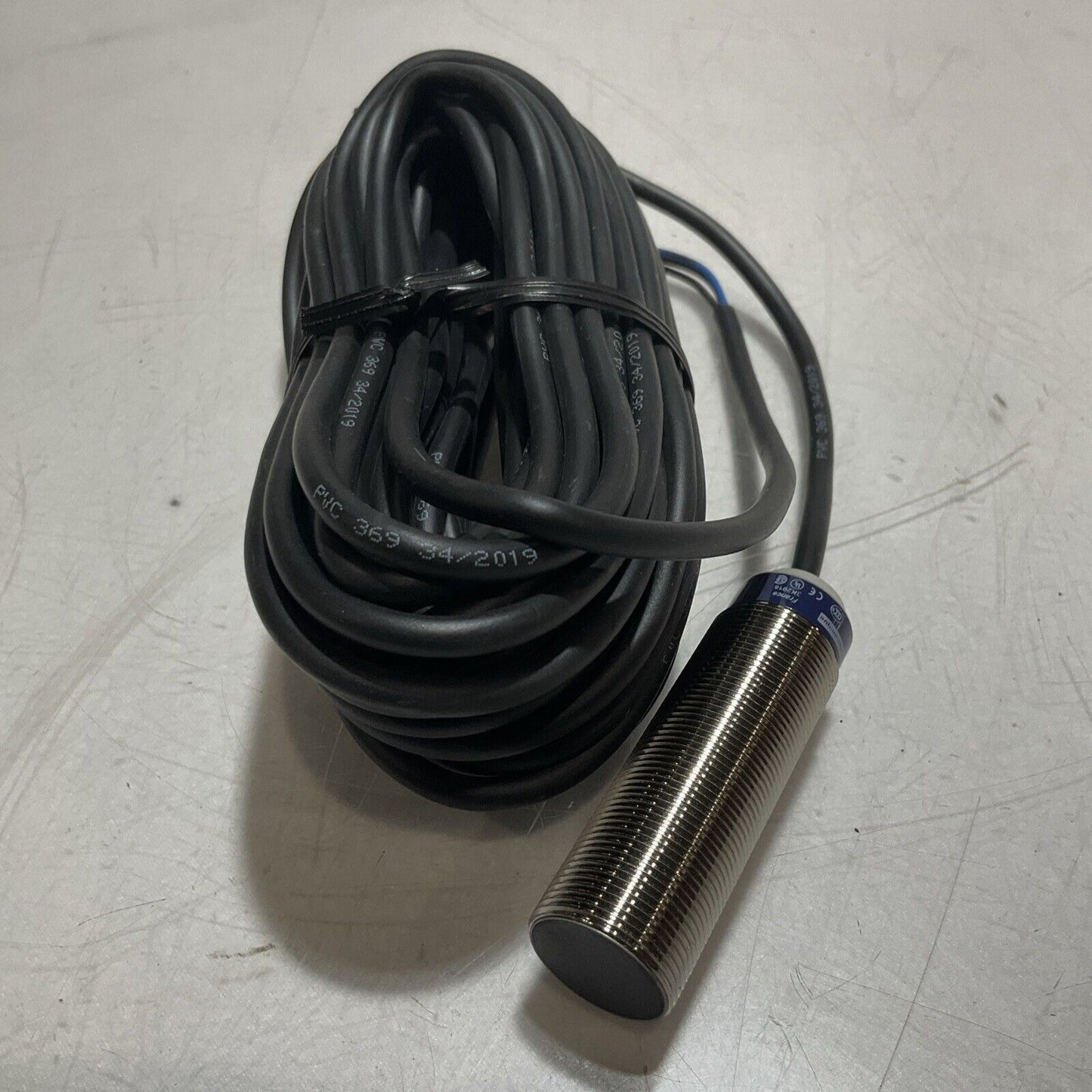 TELEMECANIQUE XS518BLPAL10 CYLINDER PROXIMITY SENSOR 18MM PNP U3S