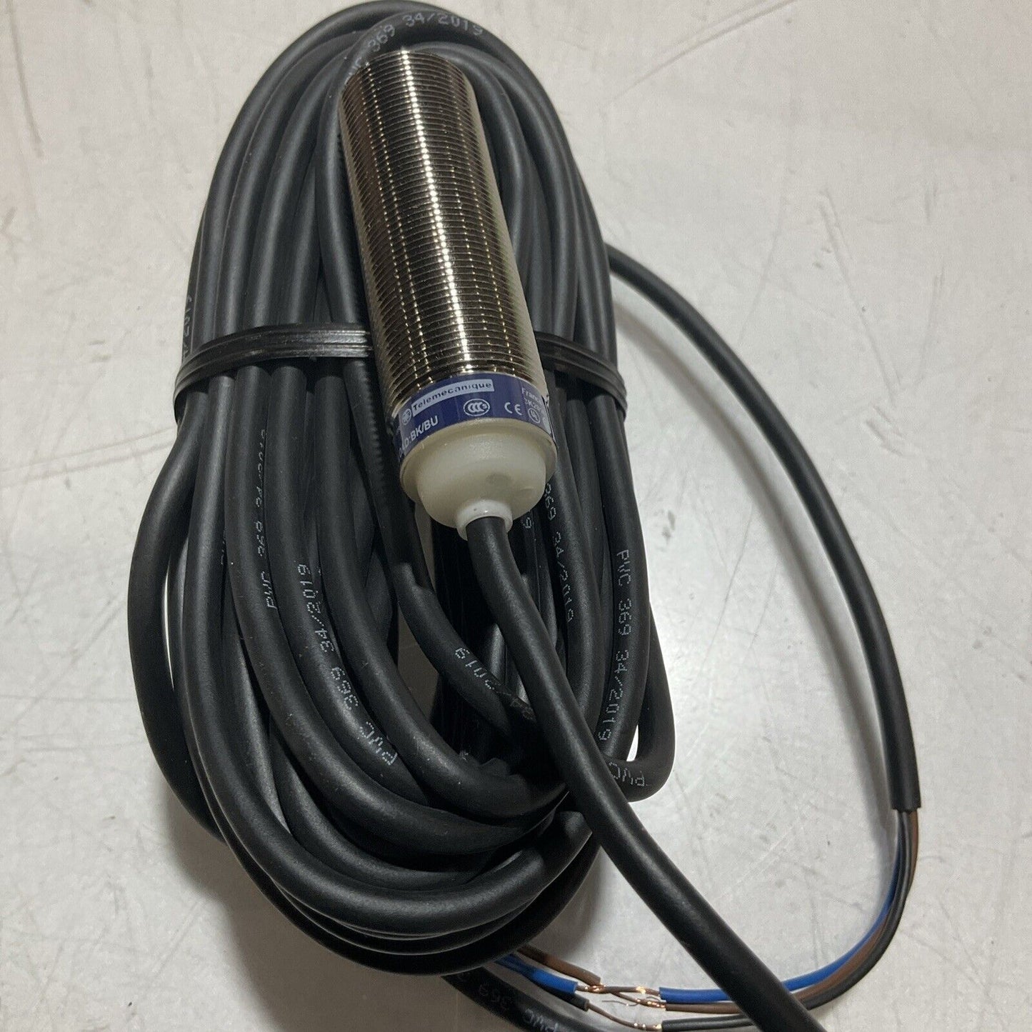 TELEMECANIQUE XS518BLPAL10 CYLINDER PROXIMITY SENSOR 18MM PNP U3S